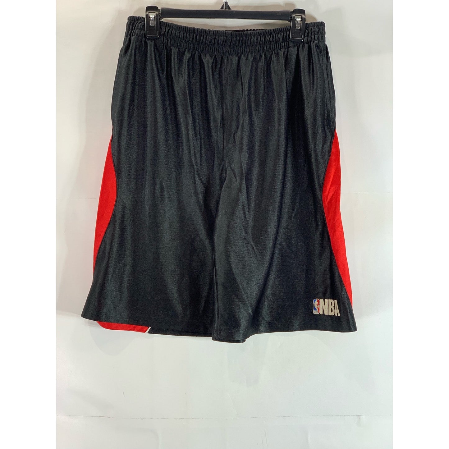 NBA Boys Black/Red Elastic Waist Regular-fit Pull-On Basketball Shorts SZ 18(XL)