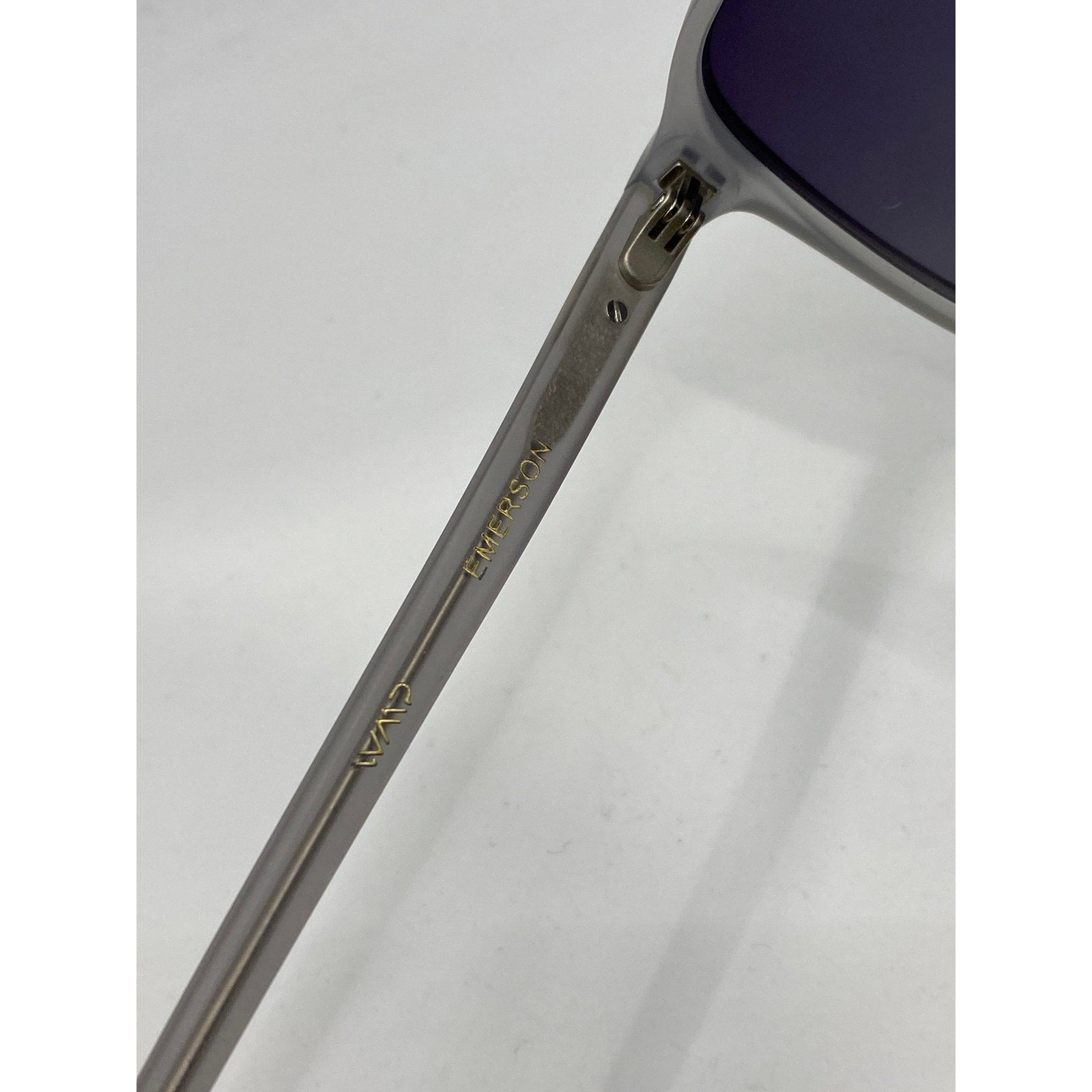 WMP Men's Gray Polarized Aviator One-Bridge Modern Square Lens Sunglasses