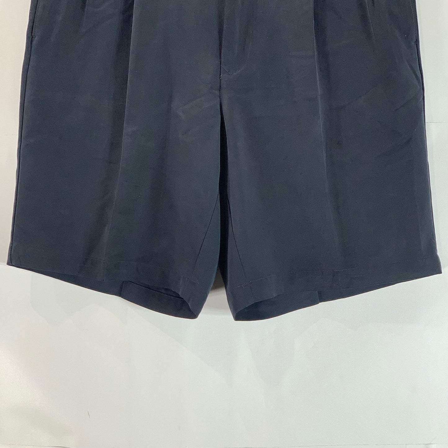 TOMMY BAHAMA Men's Navy Pleated Silk Chino Shorts SZ 33