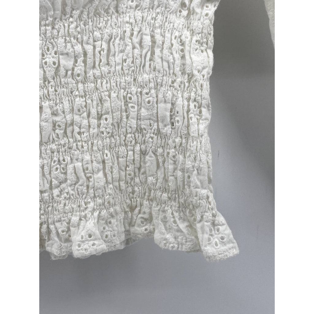 SO Women's White Floral Eyelet Smocked Crewneck Long Sleeve Cropped Top SZ XS