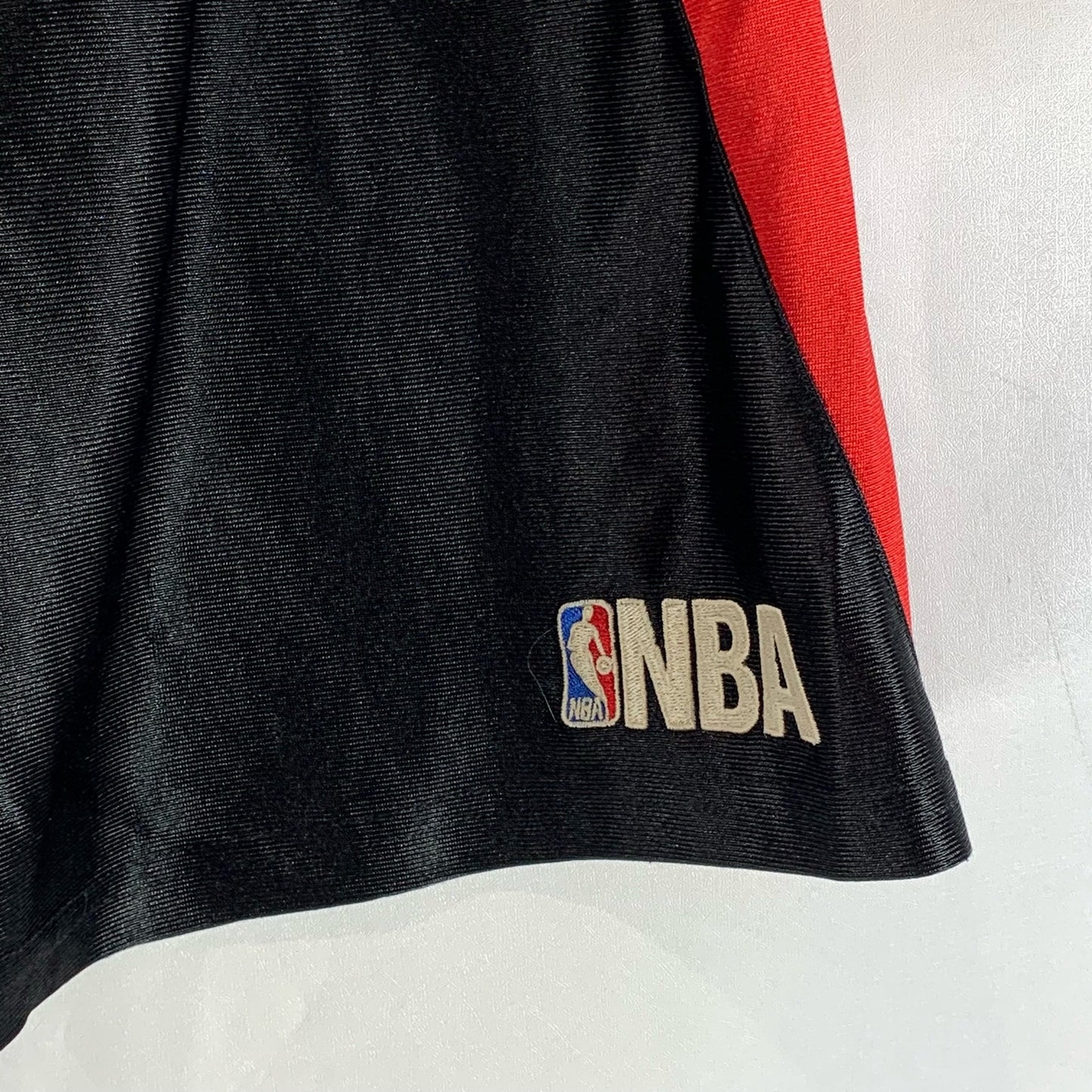 NBA Boys Black/Red Elastic Waist Regular-fit Pull-On Basketball Shorts SZ 18(XL)