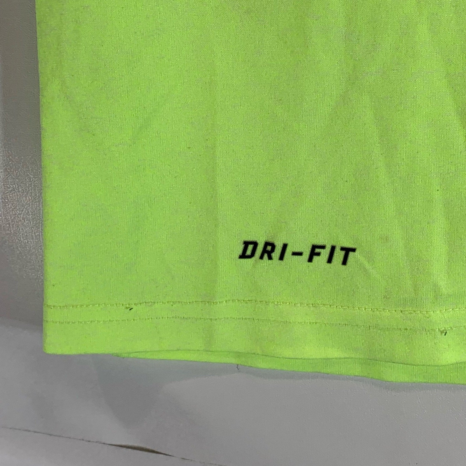 NIKE Men's Neon Green Dri-Fit Crewneck Short Sleeve Active T-Shirt SZ M