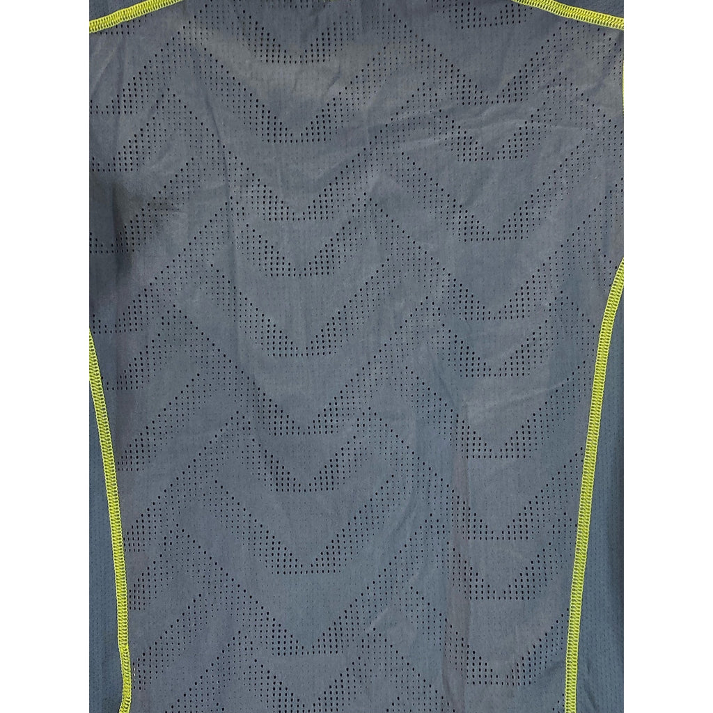 UNDER ARMOUR Men's Gray Perforated Fitted Crewneck Short Sleeve T-Shirt SZ S