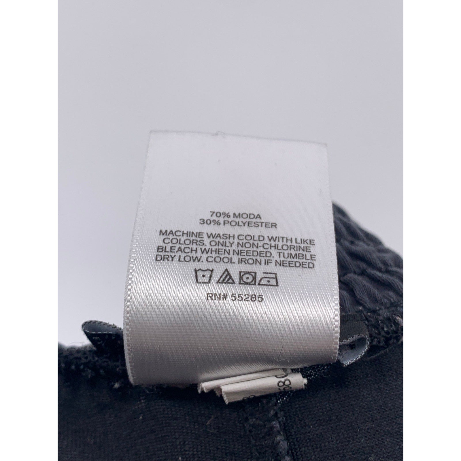 EXPRESS Women's Washed Black Pull-On Regular Fit Casual Shorts SZ M