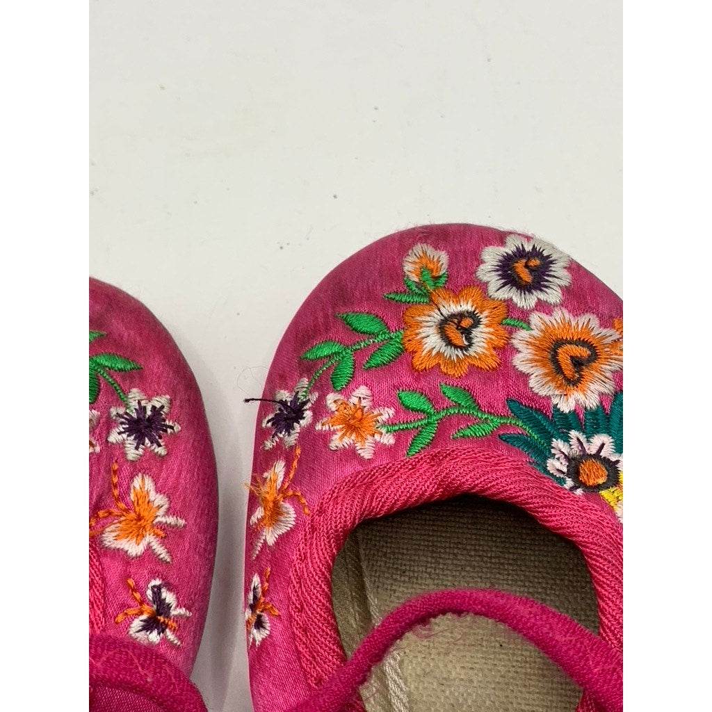 UNBRANDED Baby's Pink Satin Floral Embroidered Mary Janes SZ 26(7)