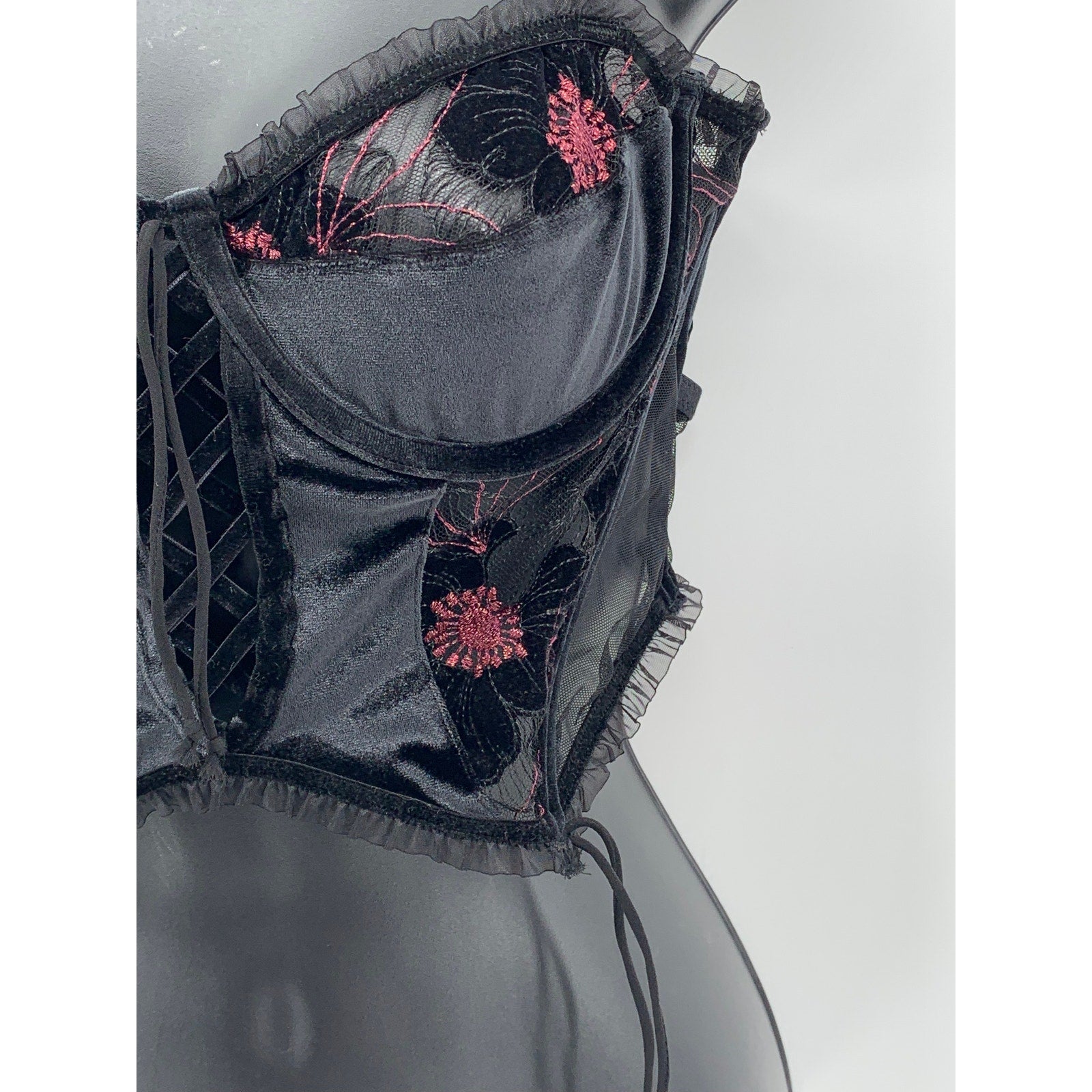 FOR LOVE AND LEMONS Women's Black Mesh-Velour Sweetheart Goth Crop Top SZ M