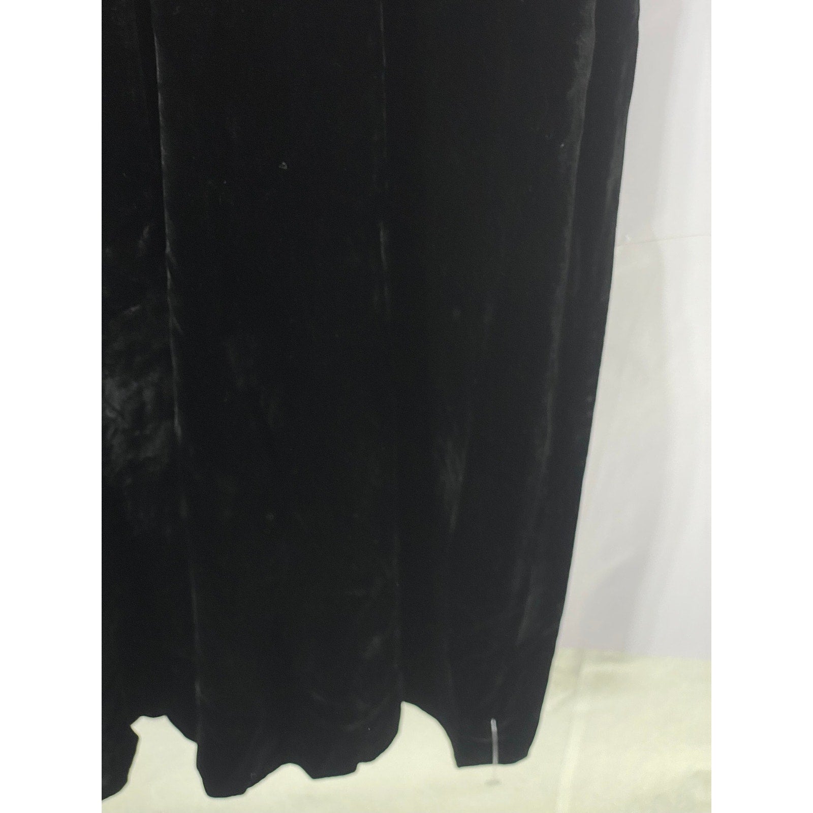 ILGWU Women's Vintage Black Velvet Embroidered Mock-Neck Sleeveless Jumpsuit SZS