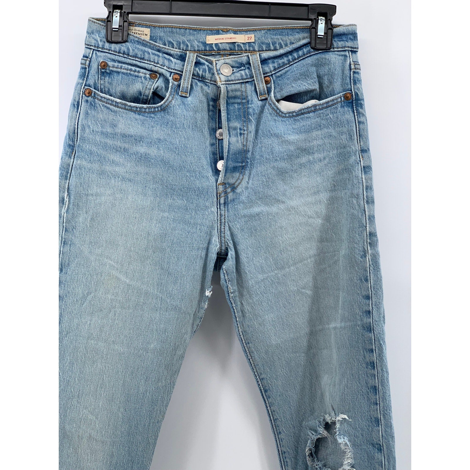 LEVI'S Women's Light Wash Denim Distressed Wedgie Straight Ankle Jeans SZ 27