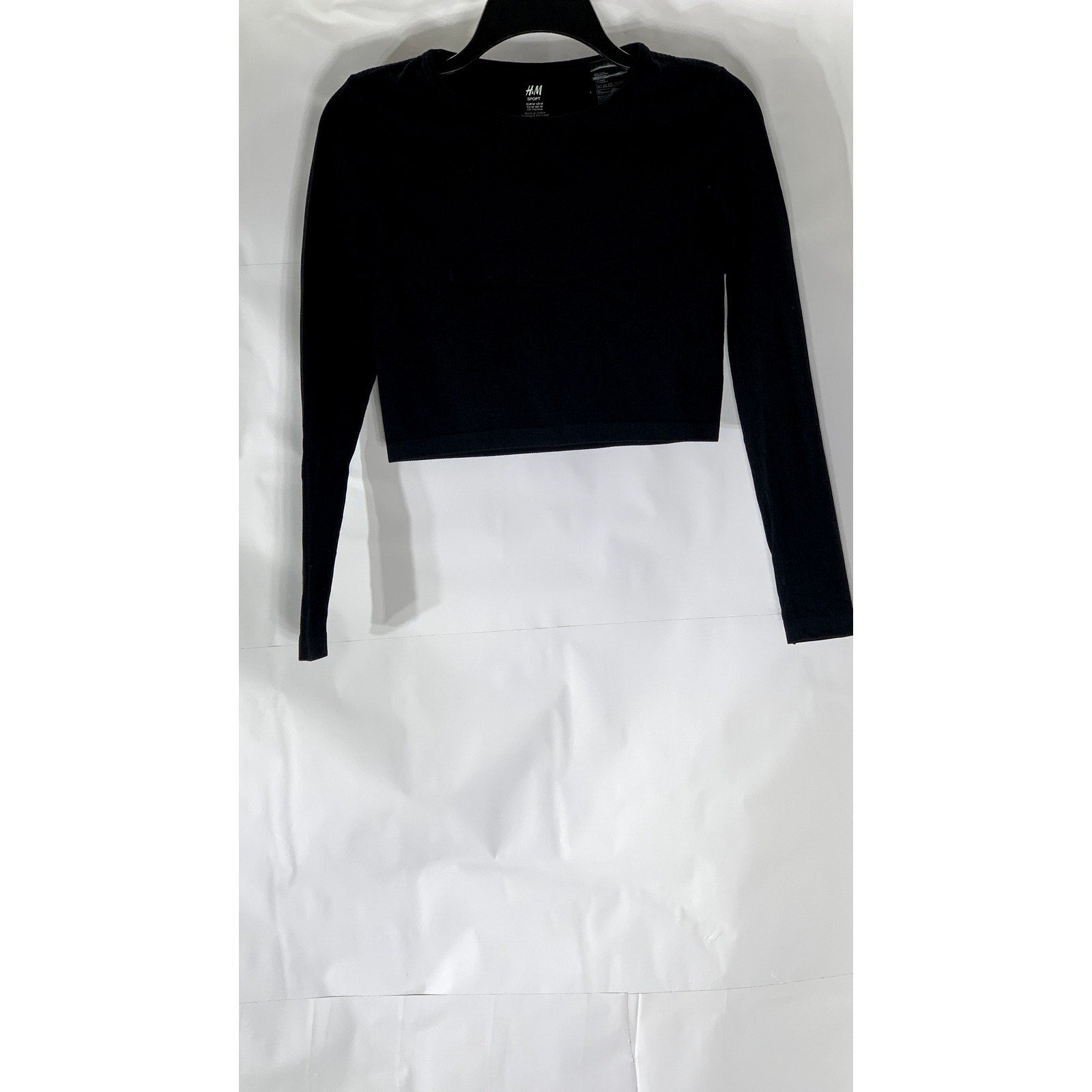 H&M SPORT Women’s Black Ribbed Crewneck Long Sleeve Cropped top SZ M