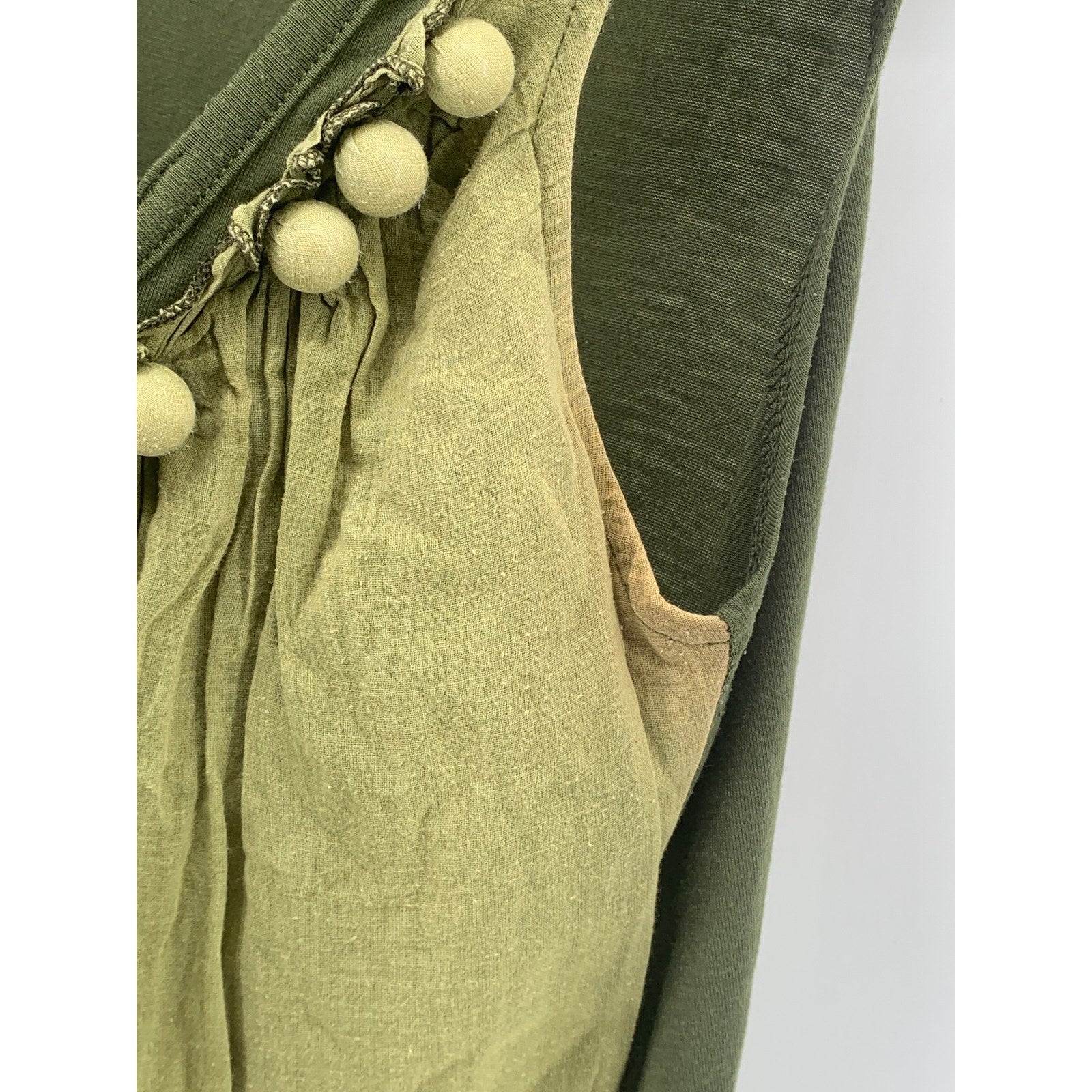 M+P+E Women's Green Scoop-Neck Ball Detail Ruffle Tank Top SZ M