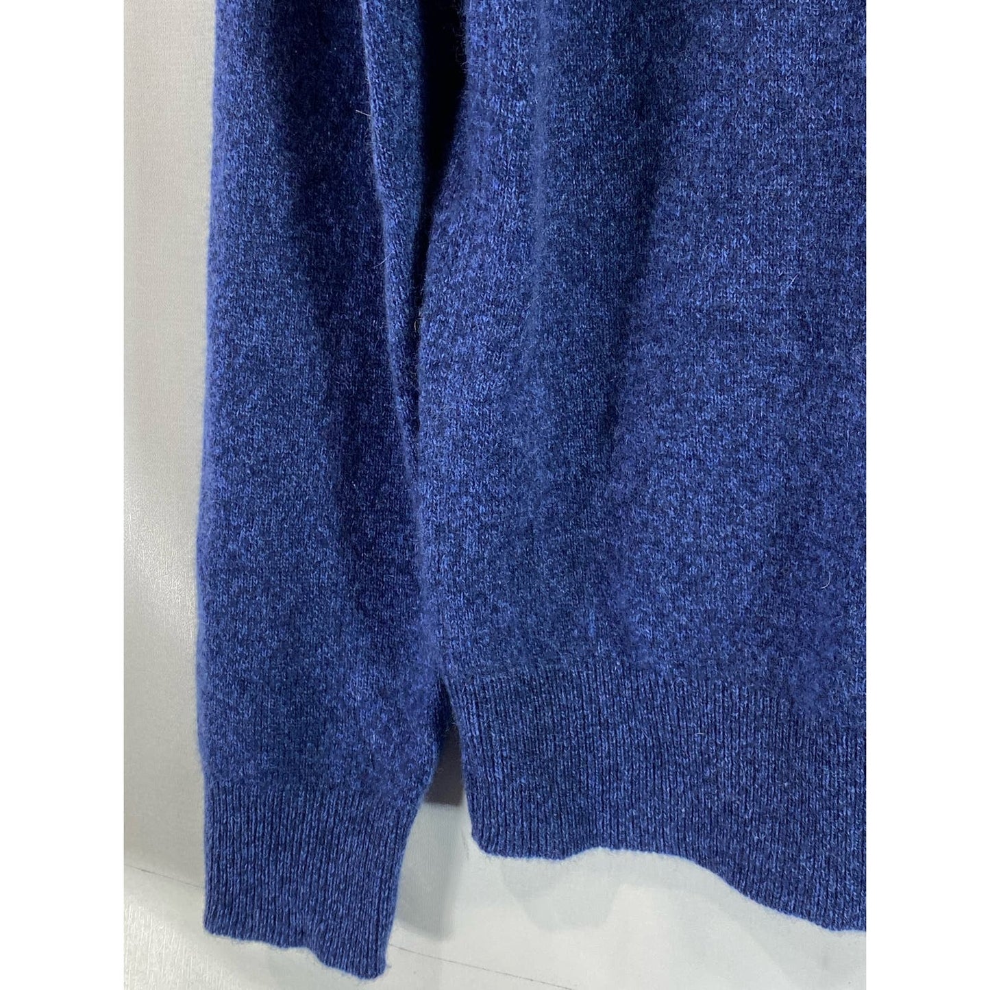 THE MEN'S STORE BLOOMINGDALES Men's Blue V-Neck Cashmere Pullover Sweater SZ S