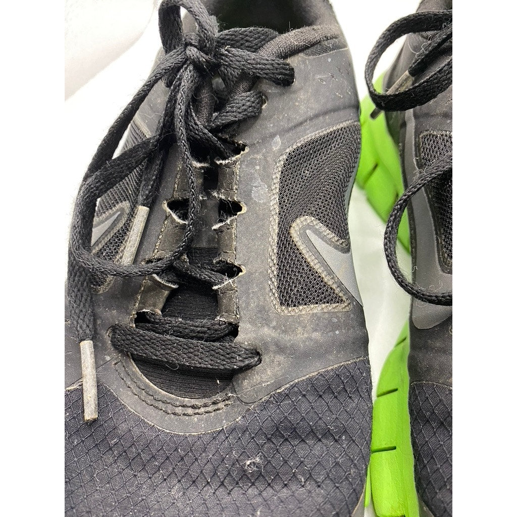 NIKE Boys' Black-Green Free Run III Mesh Lace-Up Active Sneakers SZ 5.5Y