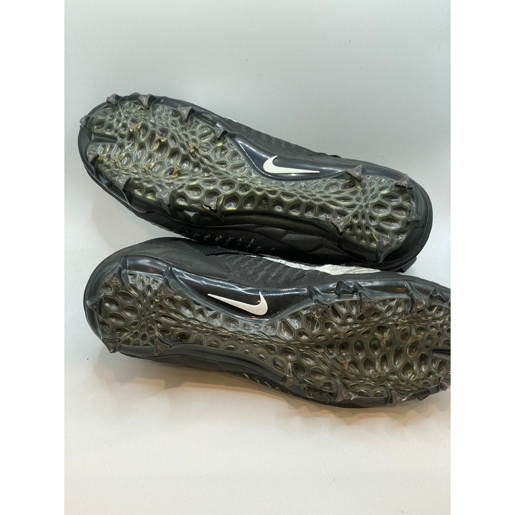 NIKE Men's Black-White Swoosh Alpha Menace Pro Mid Lace-Up Soccer Cleats SZ 10