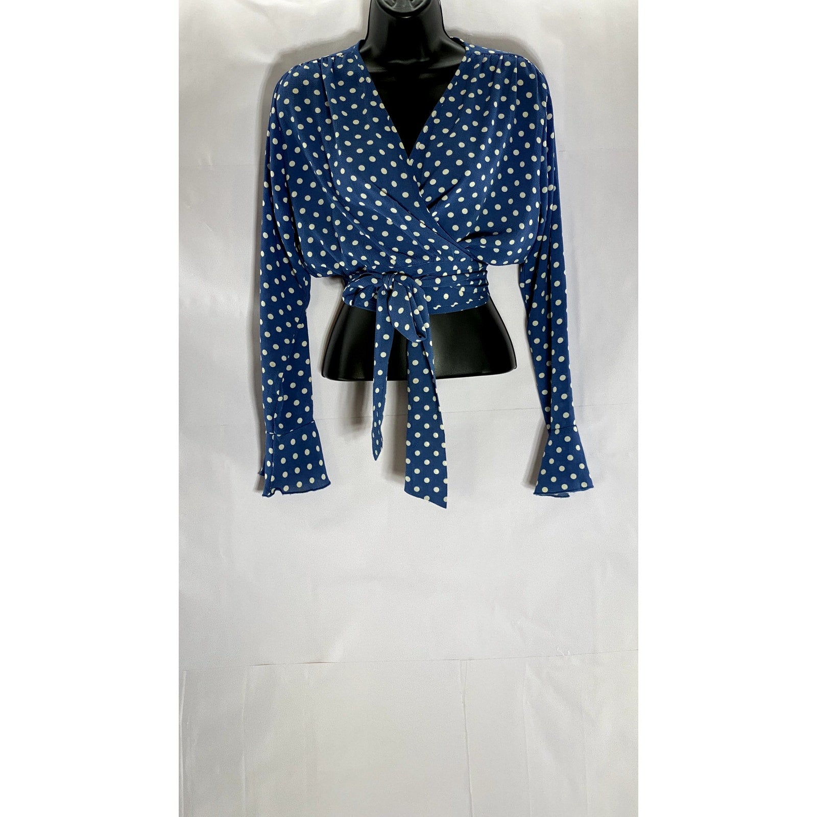 FIVESEVENTYFIVE Women's Blue/White Polka Dot Long Bell Sleeve Wrap Top SZ S
