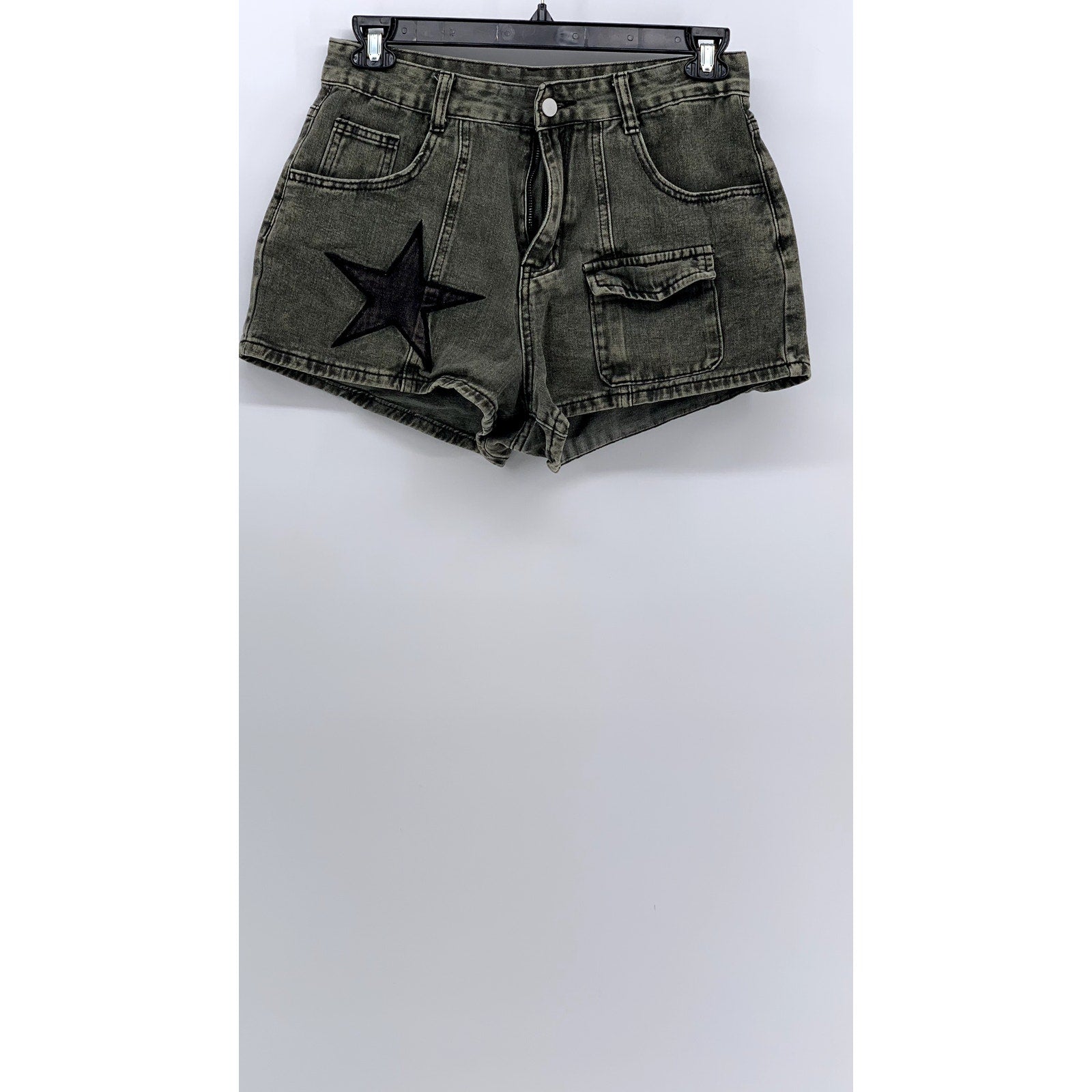 ROMWE Women's Washed Black Denim Embroidered Star Shorts SZ L(8/10)