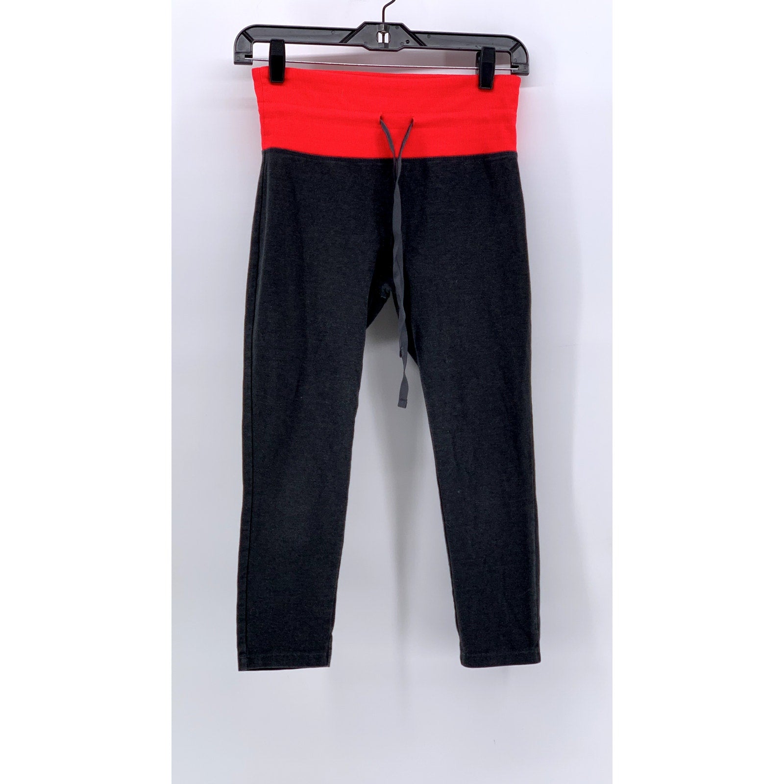 FOREVER 21 Women's Red-Gray High-Rise Capri Leggings SZ S