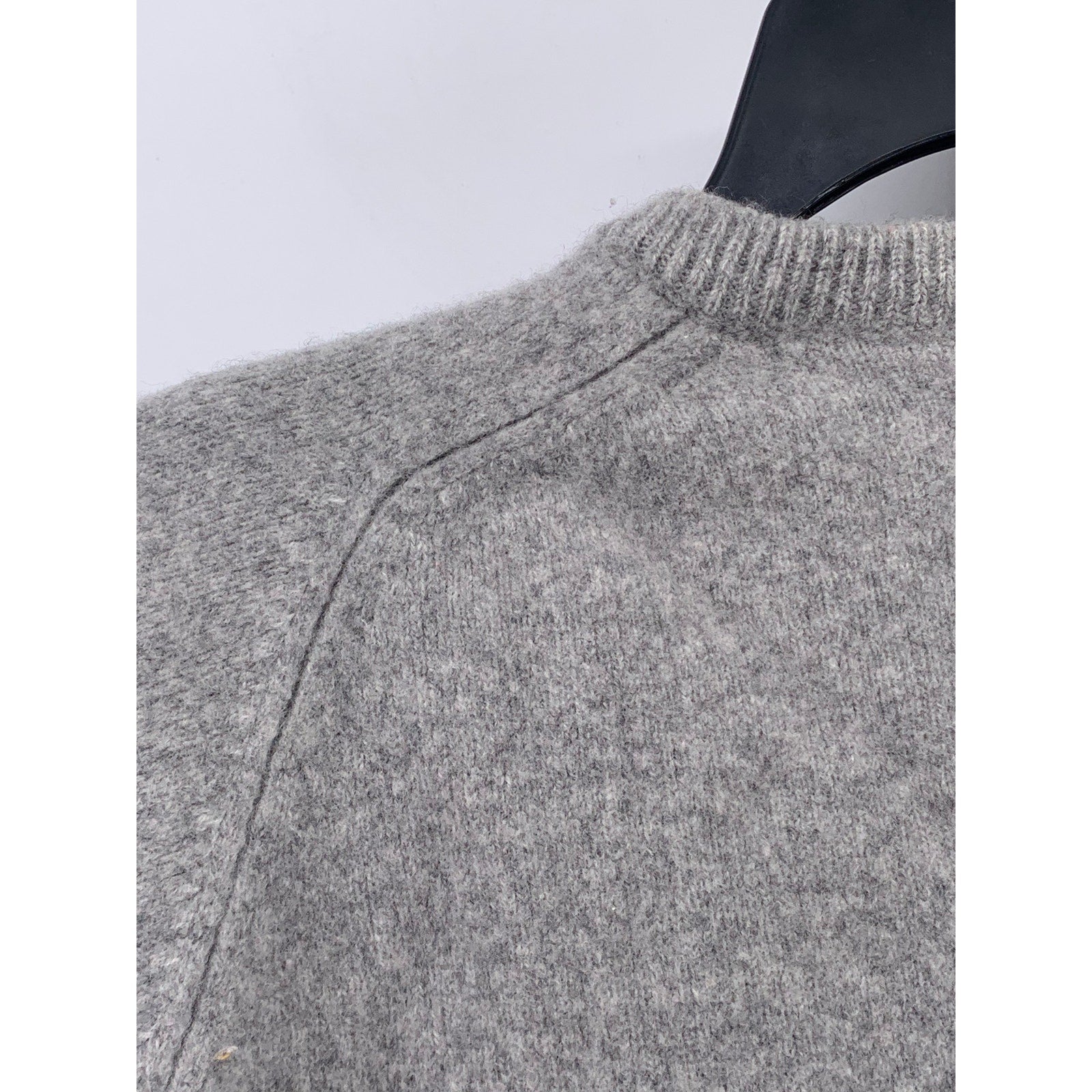 BRANDY MELVILLE Women's Heather Gray Wool V-Neck Long Sleeve Sweater SZ OS