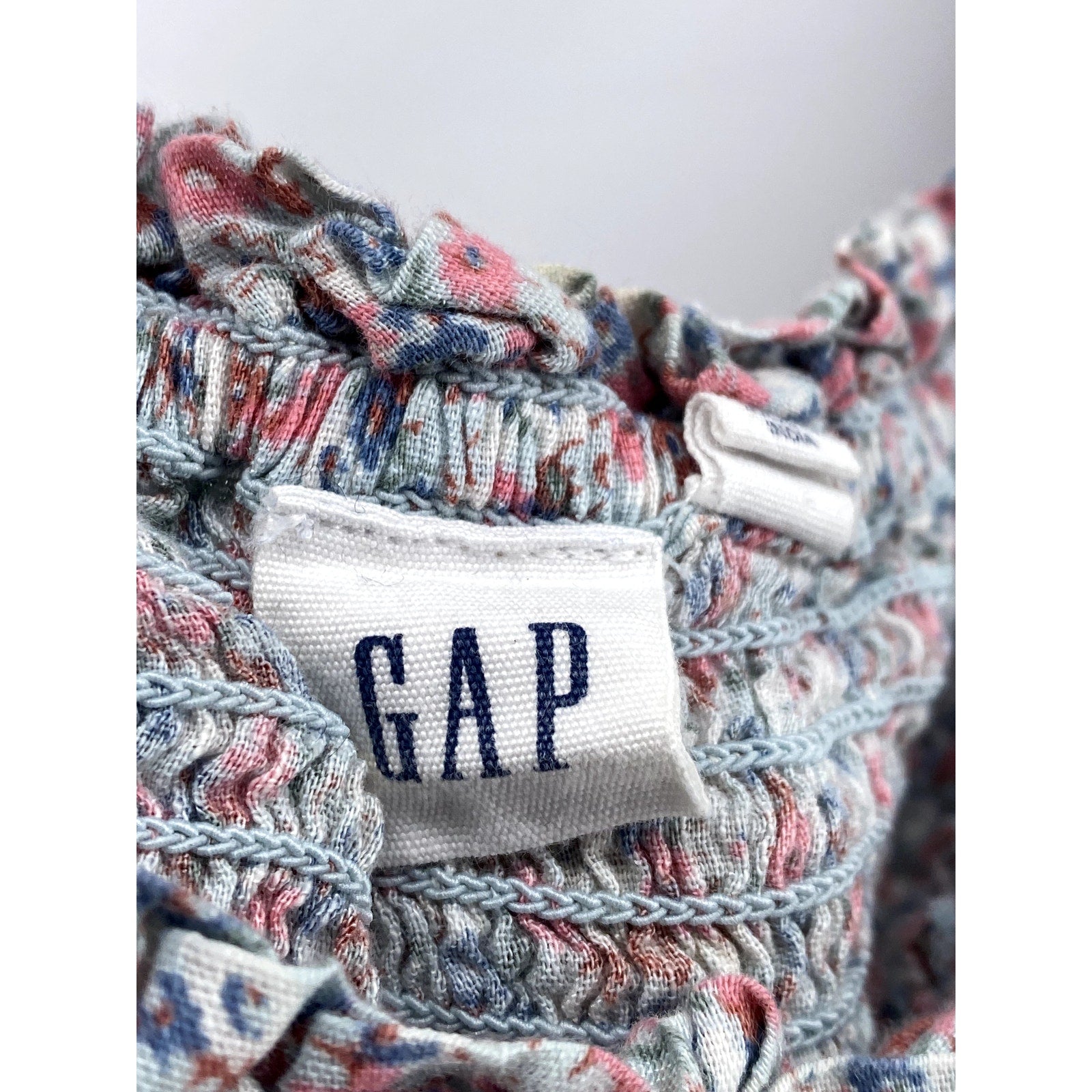 GAP Women's Pink-Blue Floral Straight-Neck Puff Elbow Sleeve Smocked Top SZ S
