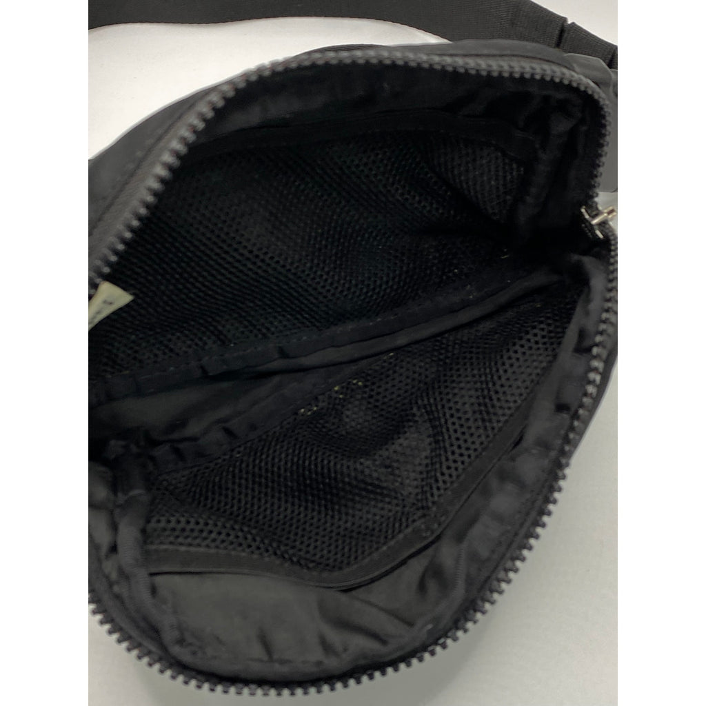 LULULEMON Unisex Adult Black Everday Wear Belt Bag