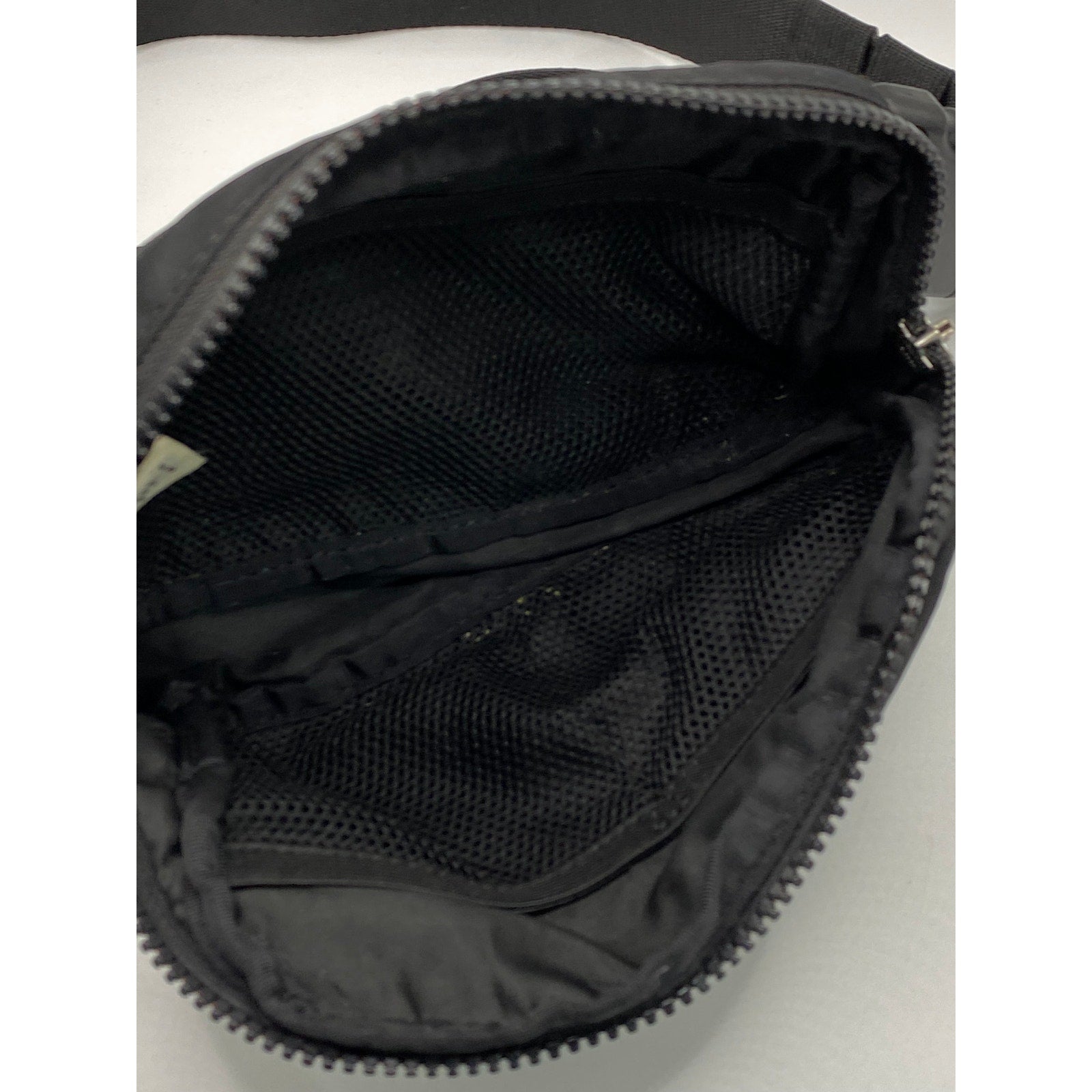 LULULEMON Unisex Adult Black Everday Wear Belt Bag