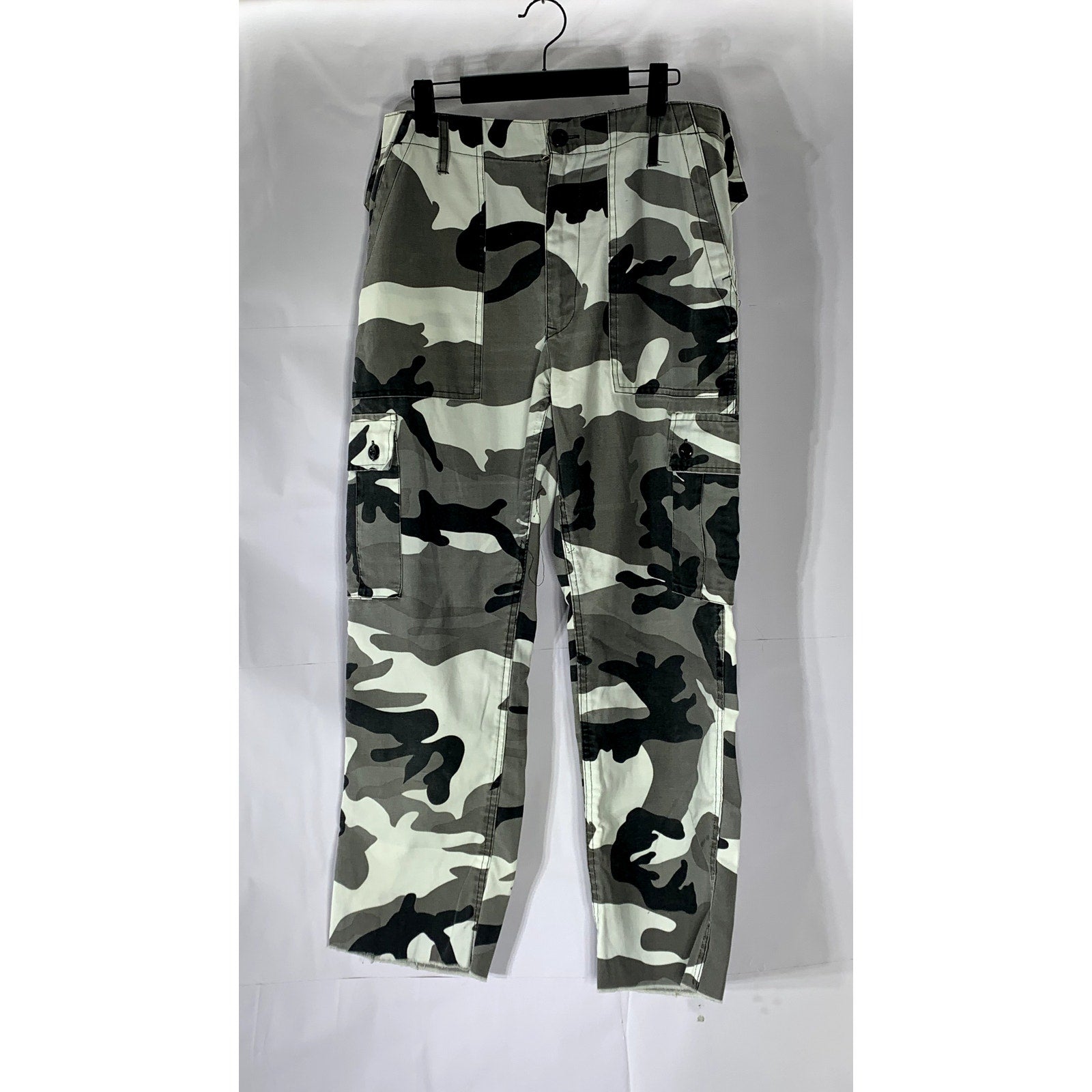 UNBRANDED Women's Gray-White Camo Print Straight-Leg Cargo Pant SZ M