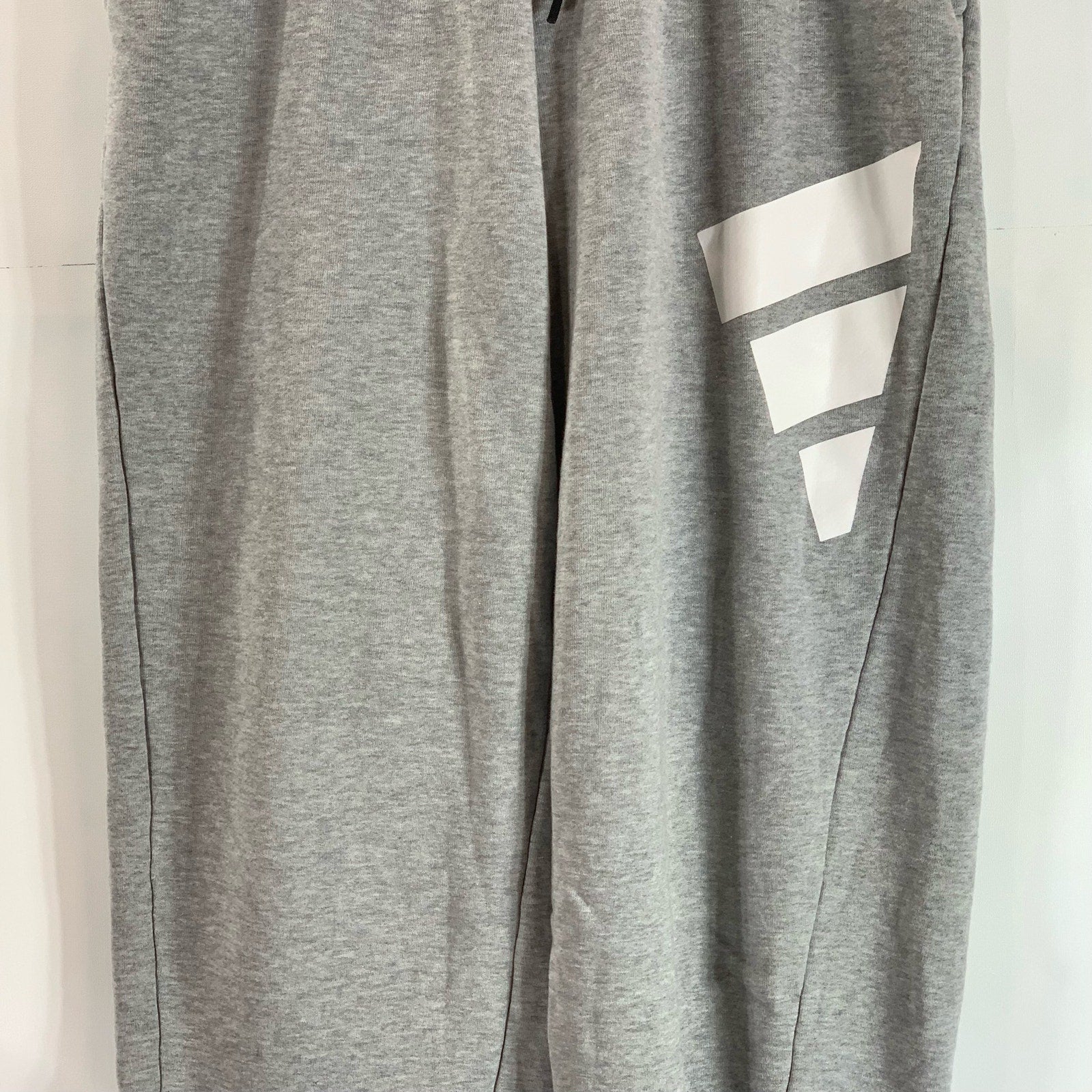 ADIDAS Men's Gray Heather Regular-Fit Future Icons Logo Graphic Sweatpants SZ S