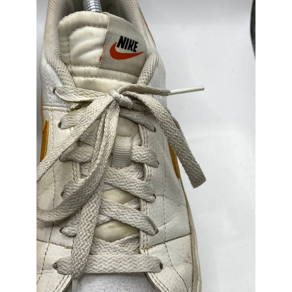 NIKE Men's Distressed White Leather Court Legacy Round-Toe Lace-Up Sneakers SZ11