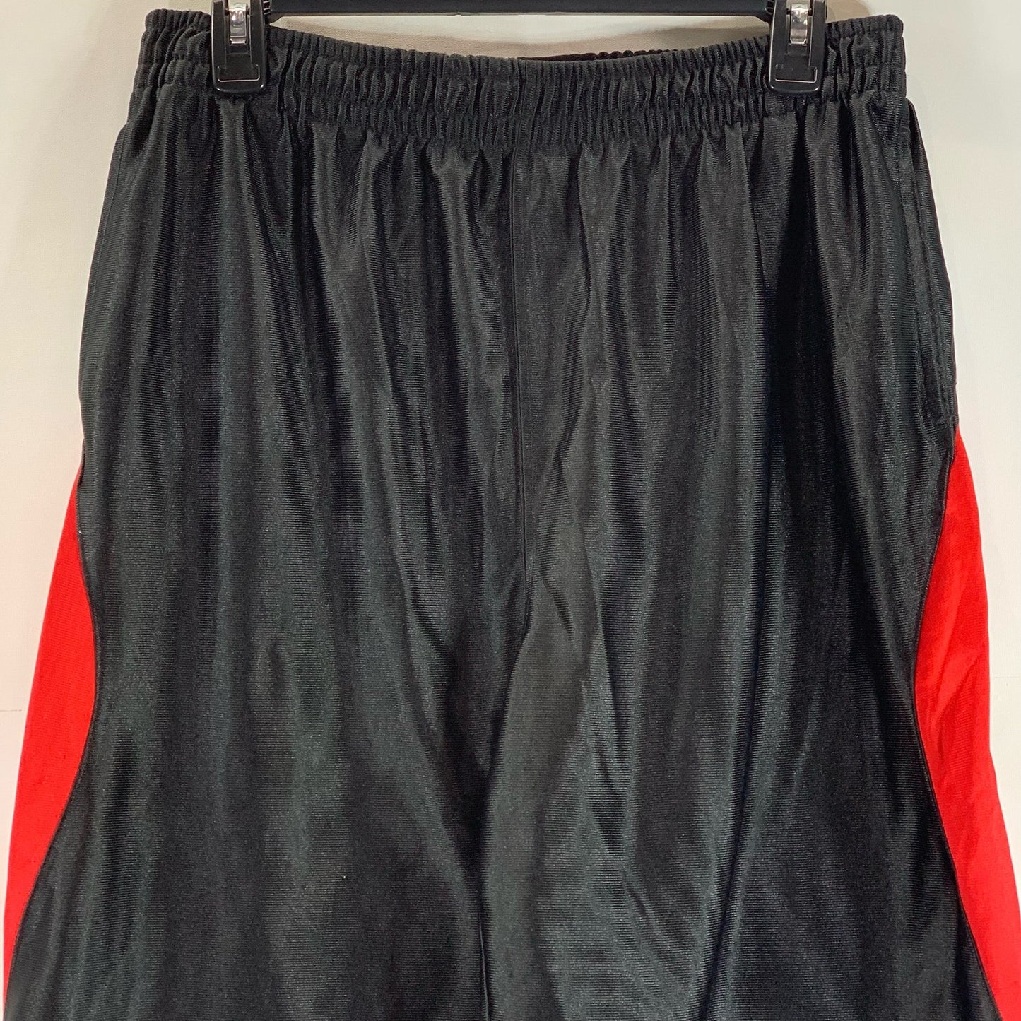 NBA Boys Black/Red Elastic Waist Regular-fit Pull-On Basketball Shorts SZ 18(XL)