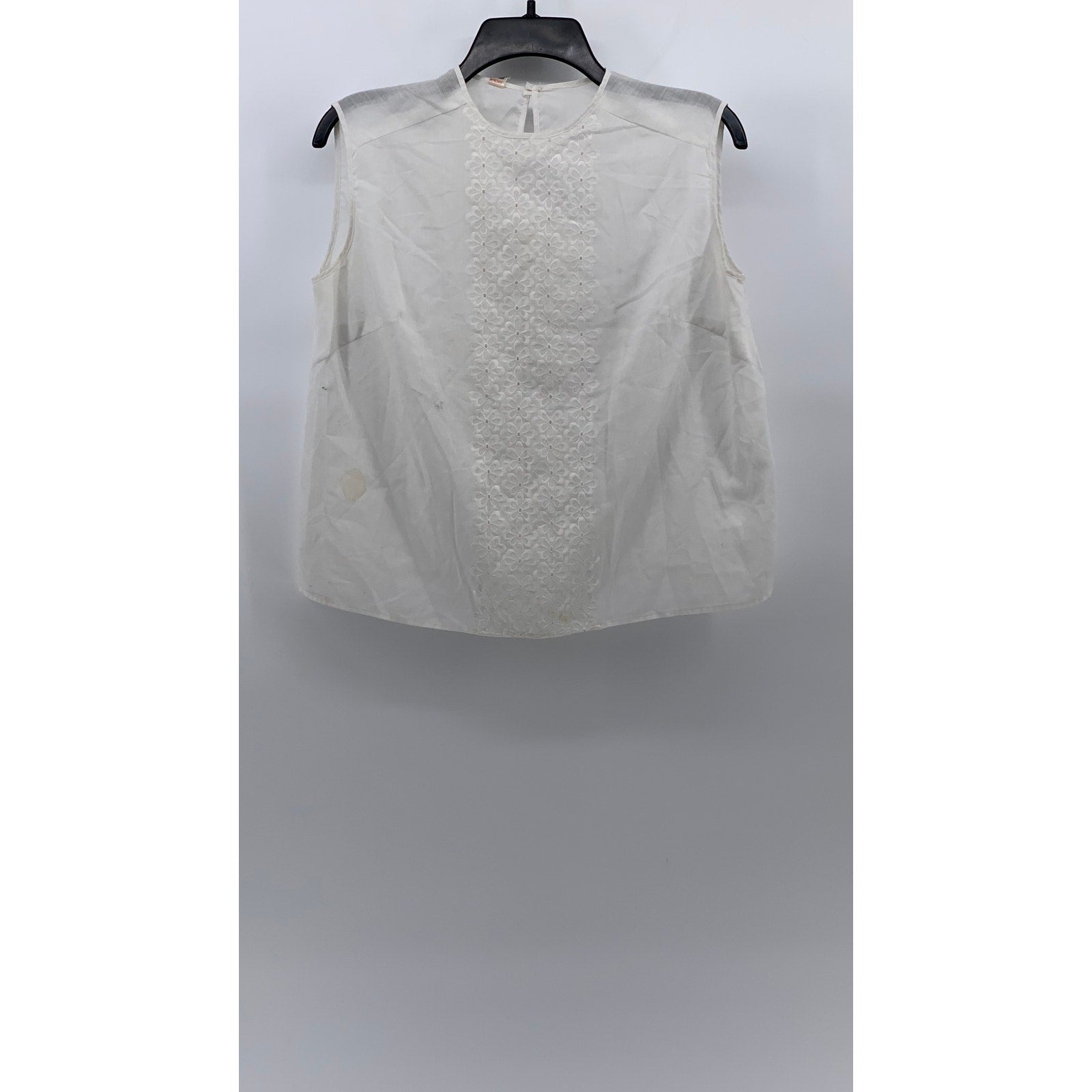 UNBRANDED Women's White Eyelet Embroidered Floral Stripe Sleeveless Top SZ M