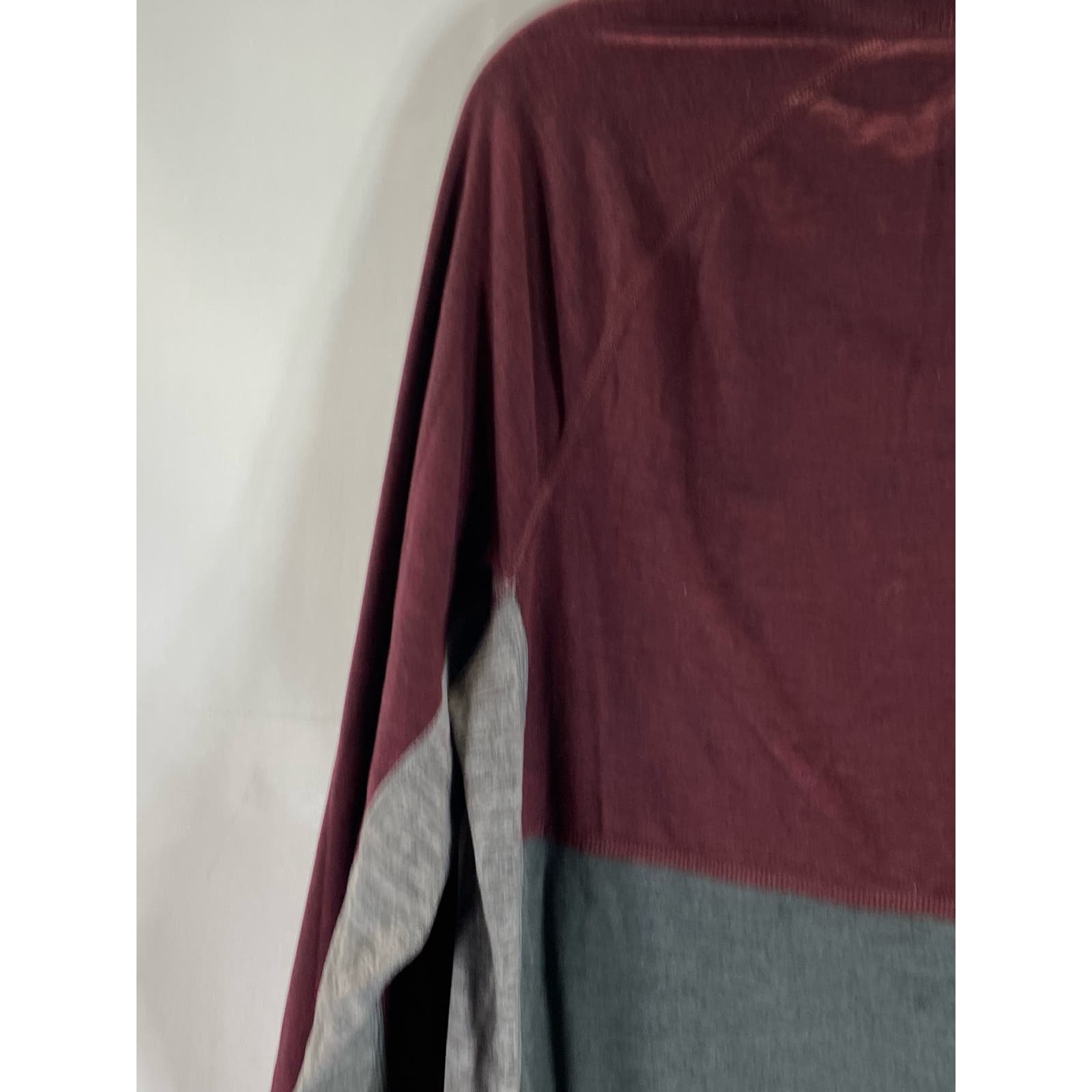 AMERICAN EAGLE Men's Burgundy/Grey Colorblock Crewneck AE Flex T-Shirt SZ S