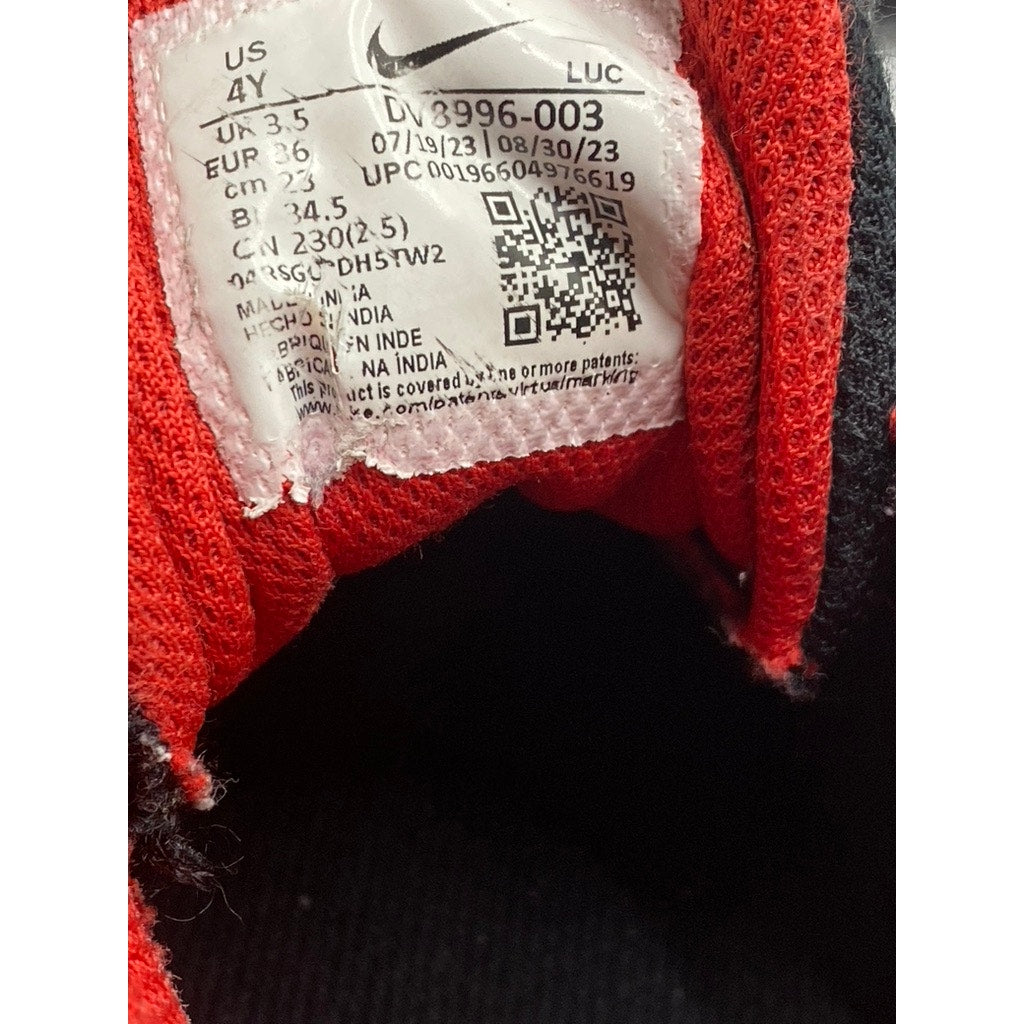 NIKE Kid's Black-Red Grade School Team Hustle Lace-Up D11 Sneakers SZ 4Y