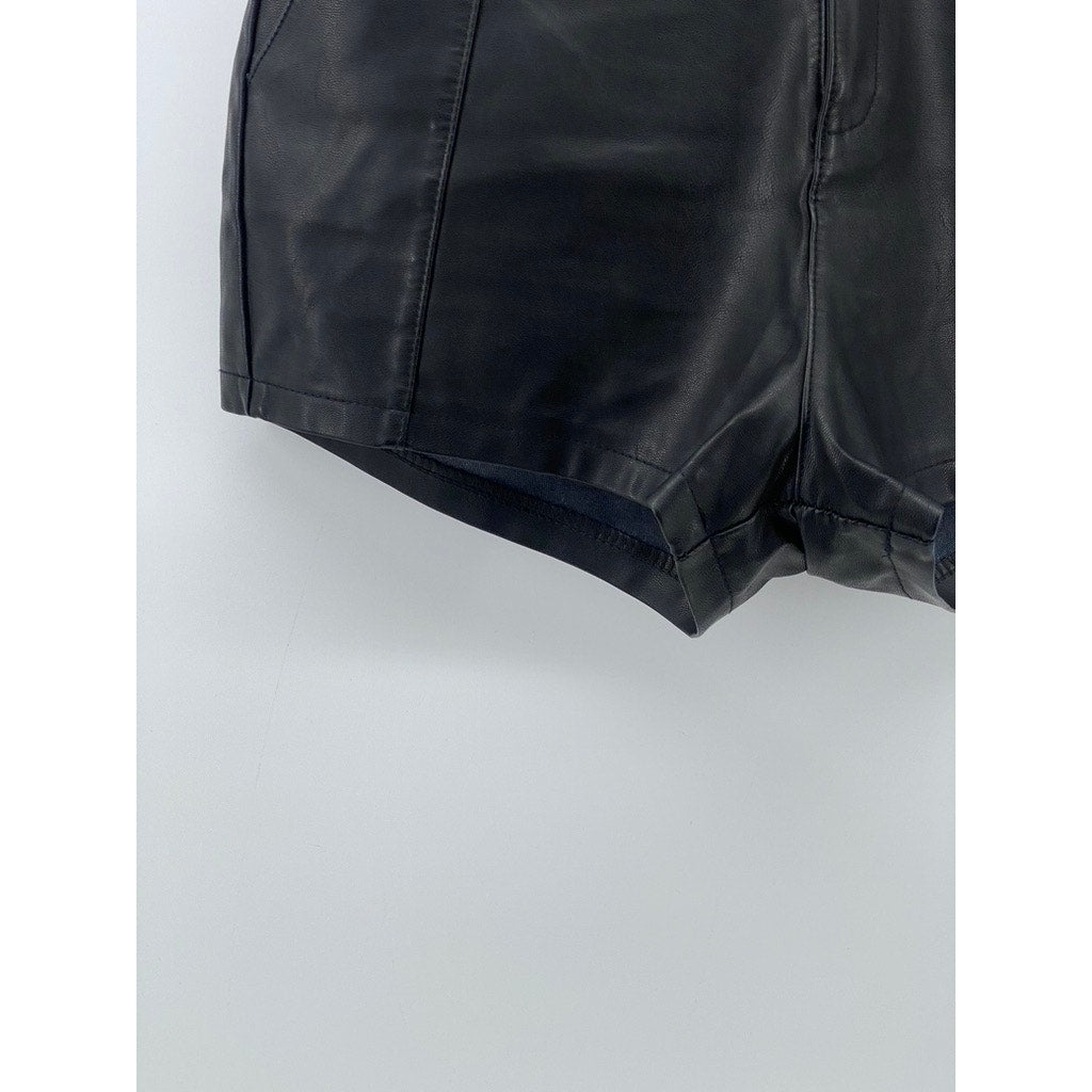 ON FLEEK Women's Black Faux Leather High-Rise Shorts SZ S