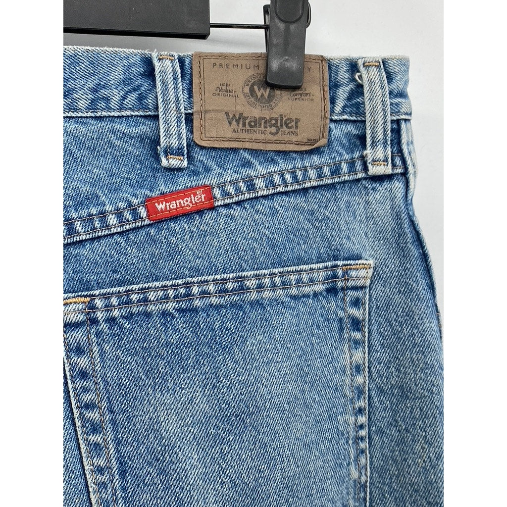 WRANGLER Women's Medium Wash Blue Cutoff Regular-Fit Shorts SZ 34