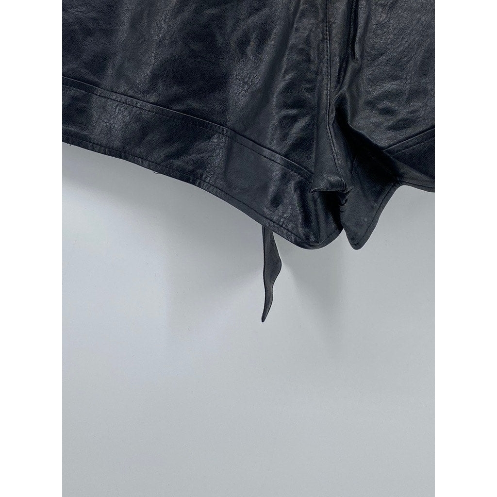 BDG URBAN OUTFITTERS Women’s Black Faux-Leather Belted Paperbag Shorts SZ XS