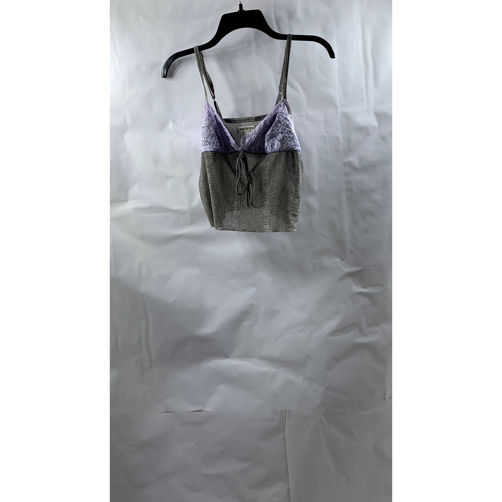 URBAN OUTFITTERS Women's Gray-Lilac Lace-Front V-Neck Spaghetti Strap Top SZ M