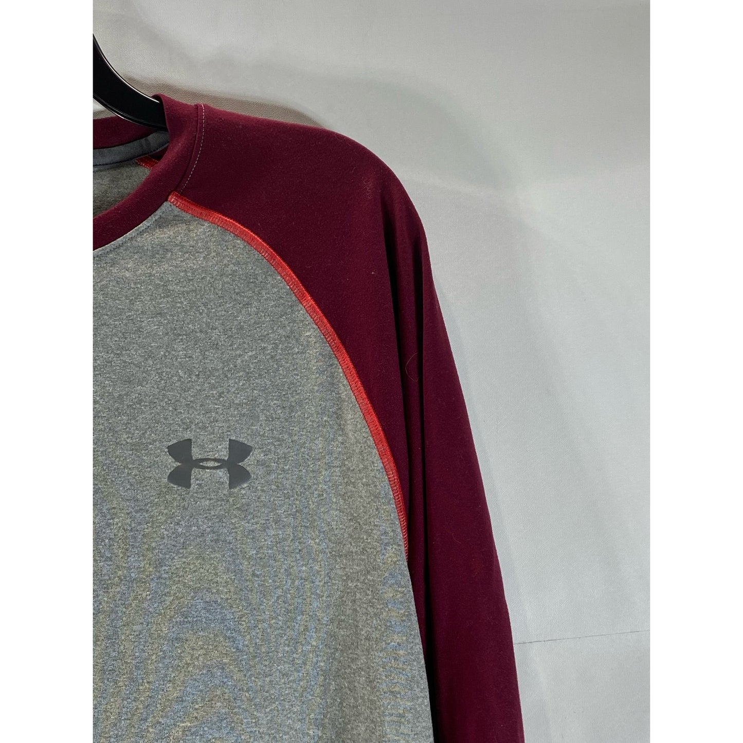 UNDER ARMOUR Men's Gray/Burgundy Crewneck Heatgear 3/4 Sleeve Tech T-Shirt SZ M