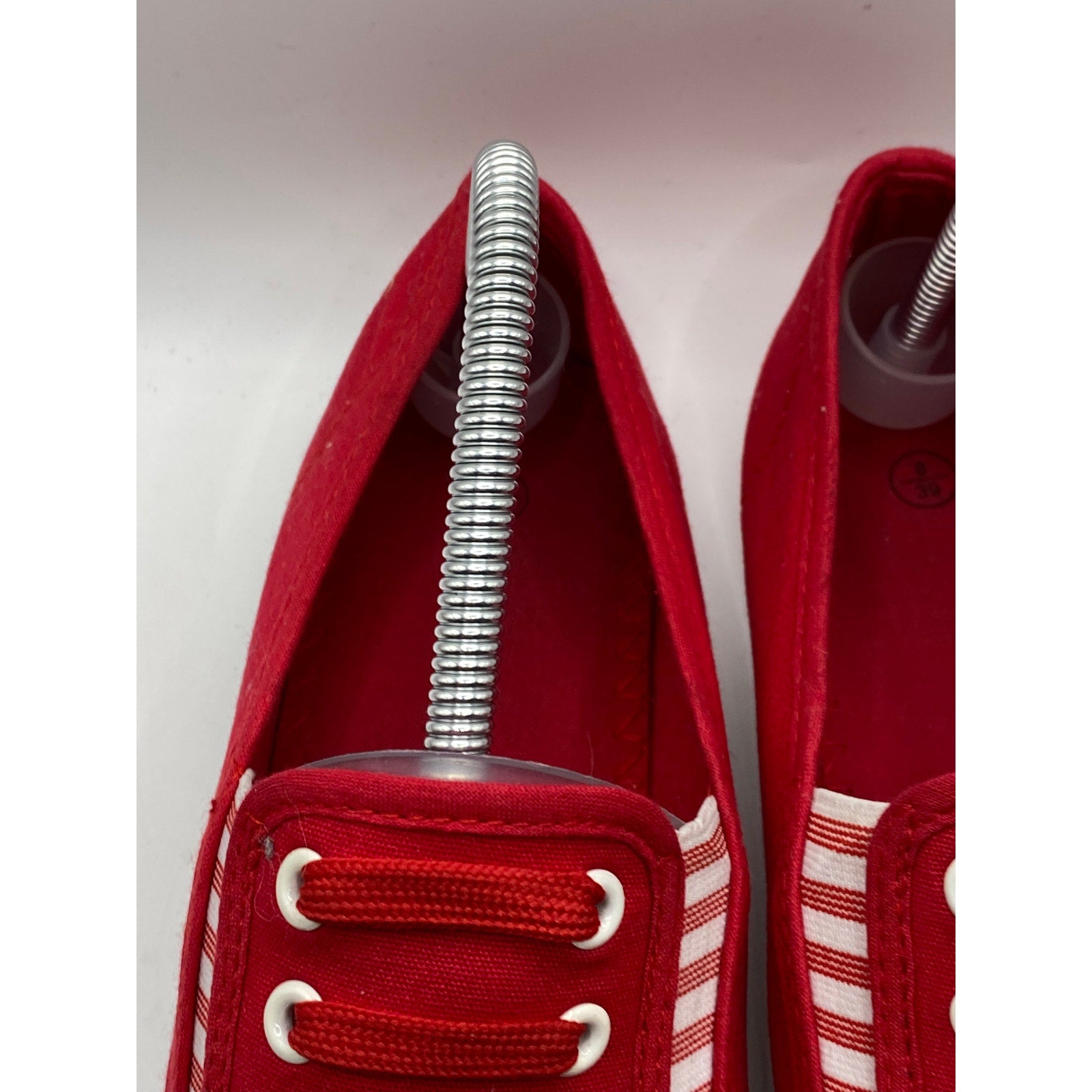 UNBRANDED Women's red Canvas Bungee Lace-Up Round-Toe Casual Flat Sneakers SZ 8