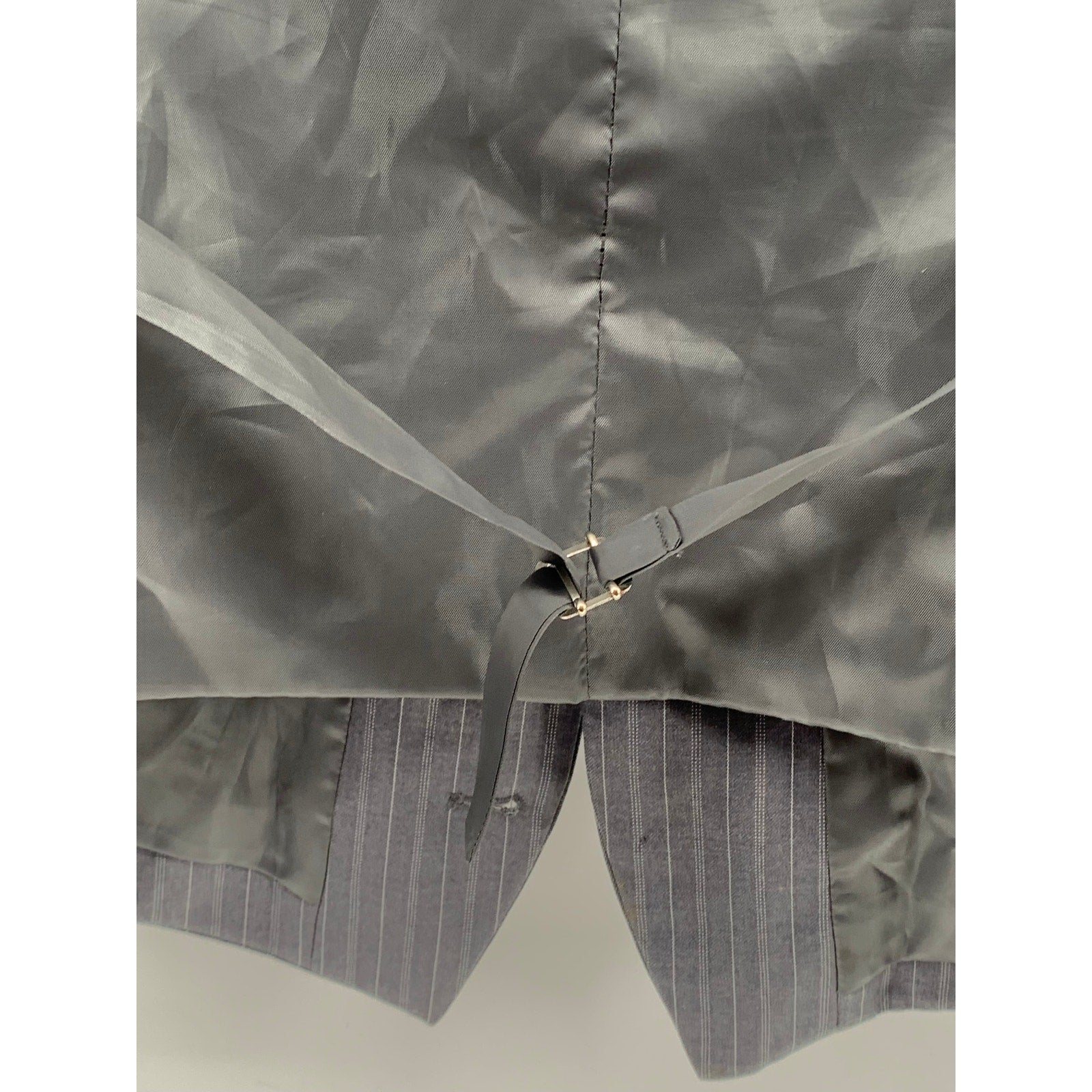BH LE COLLEZIONI Men’s Gray Pinstripe 5-Button V-Neck Suit Vest SZ 42S