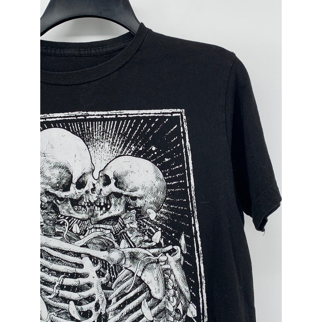 MORTUS VIVENTI Men's Skeleton Graphic Crewneck Short Sleeve T-Shirt SZ S