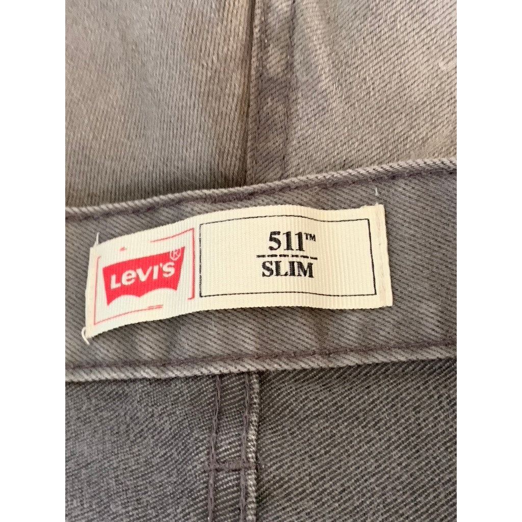 LEVI'S Women's Washed Black 511 Slim-Fit Raw-Hem Cutoff Shorts SZ 18