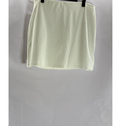 Gap Women's Optic White GapFit Breathable Compression Pull-On Exercise Skort SZL