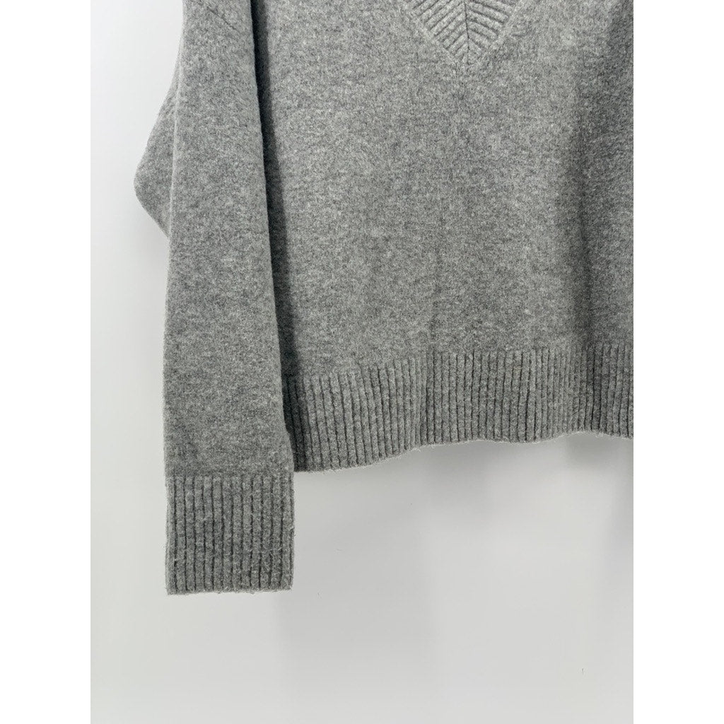 ZARA Women's Light Gray V-Neck Long Sleeve Sweater SZ XS