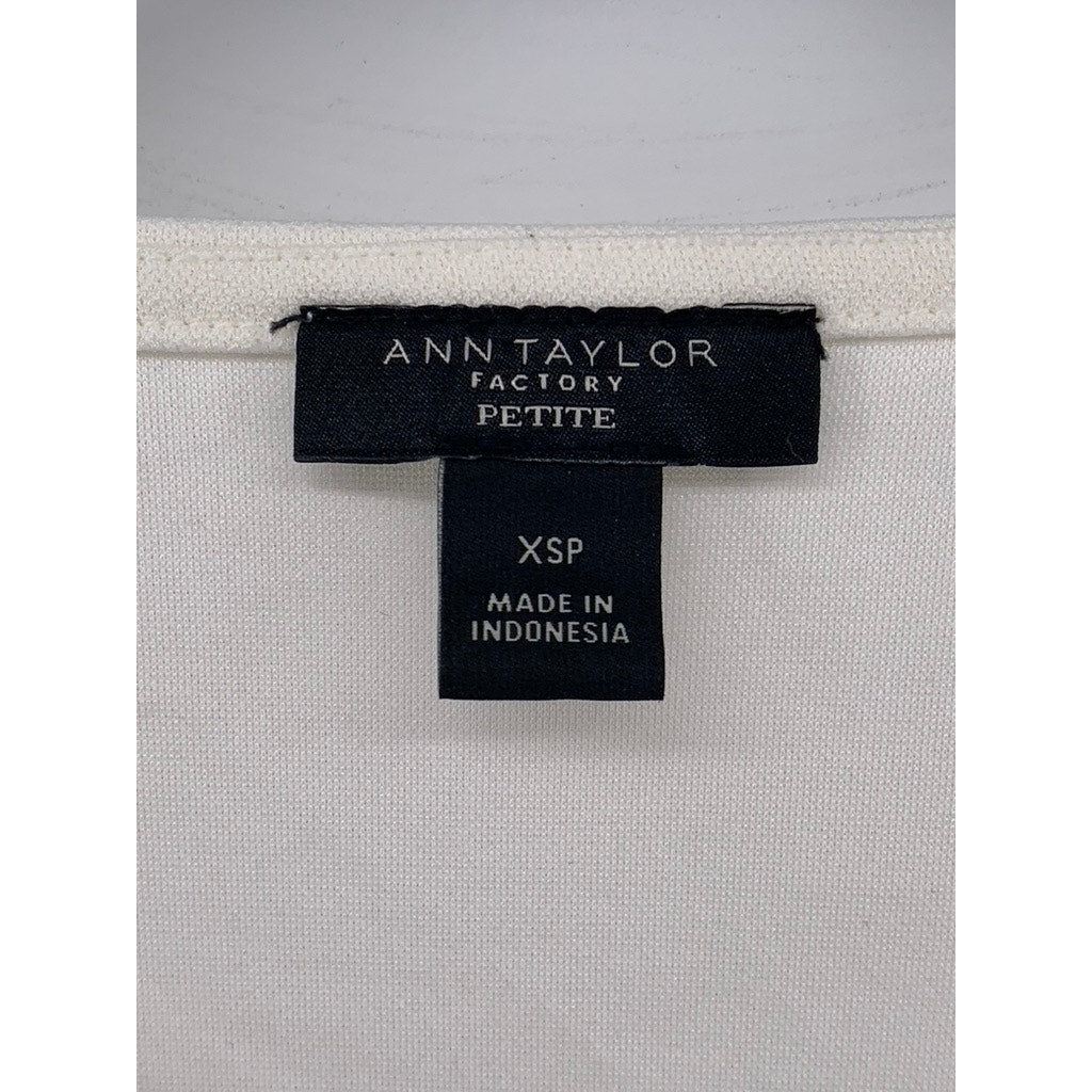 ANN TAYLOR FACTORY Women's Off-White Petite V-Neck Top SZ XSP