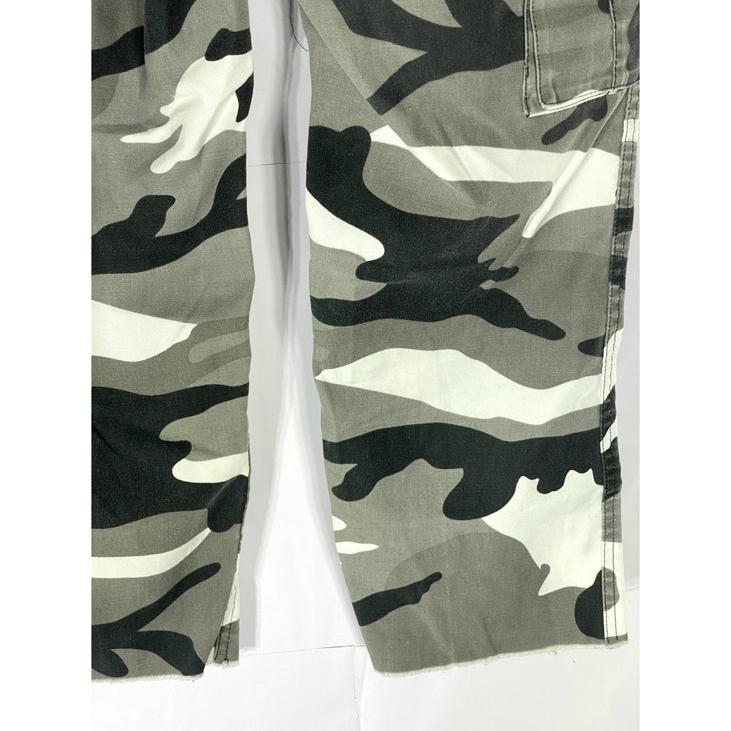 UNBRANDED Women's Gray-White Camo Print Straight-Leg Cargo Pant SZ M