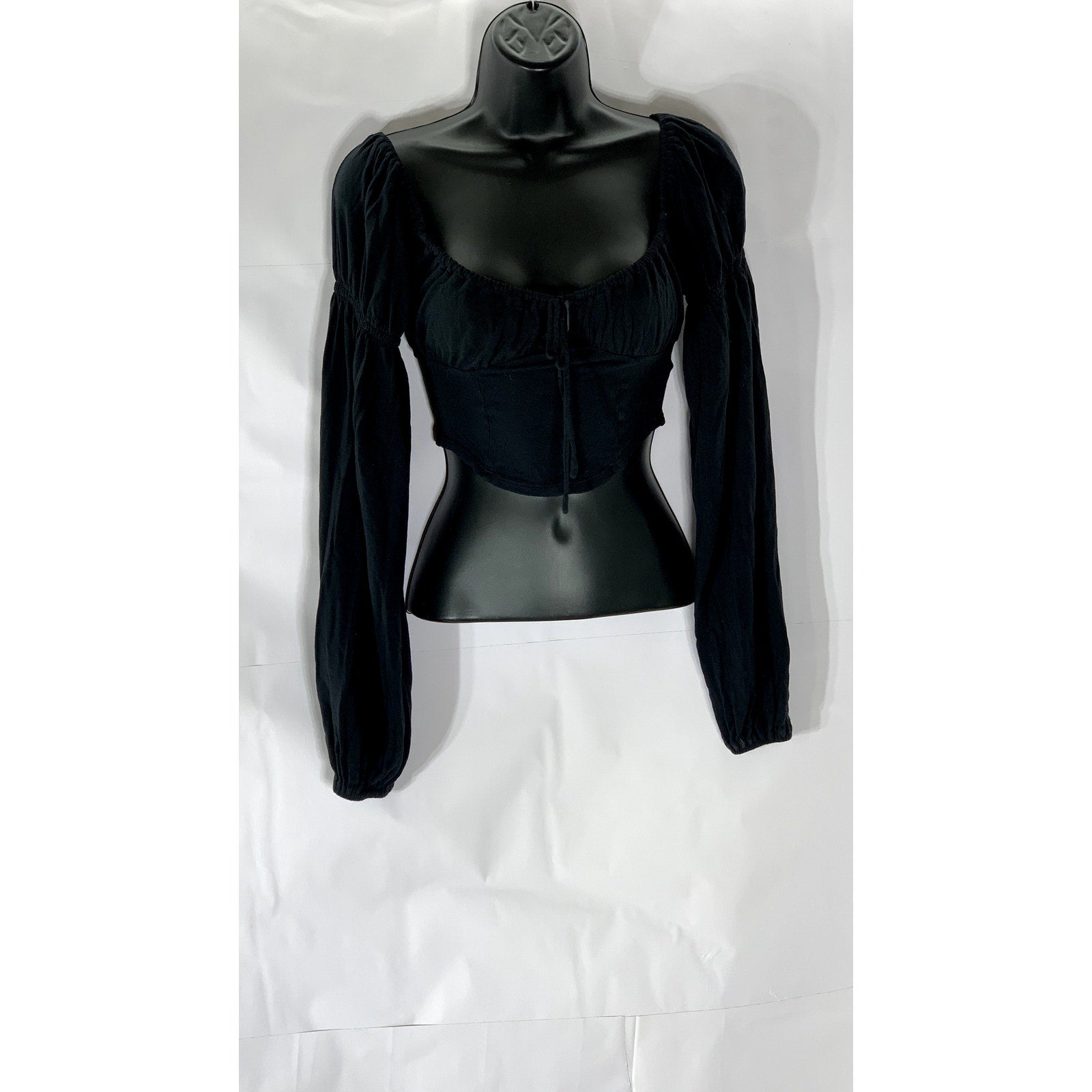 URBAN OUTFITTERS Women's Black Sweetheart-Neck Long Sleeve Cropped Top SZ S