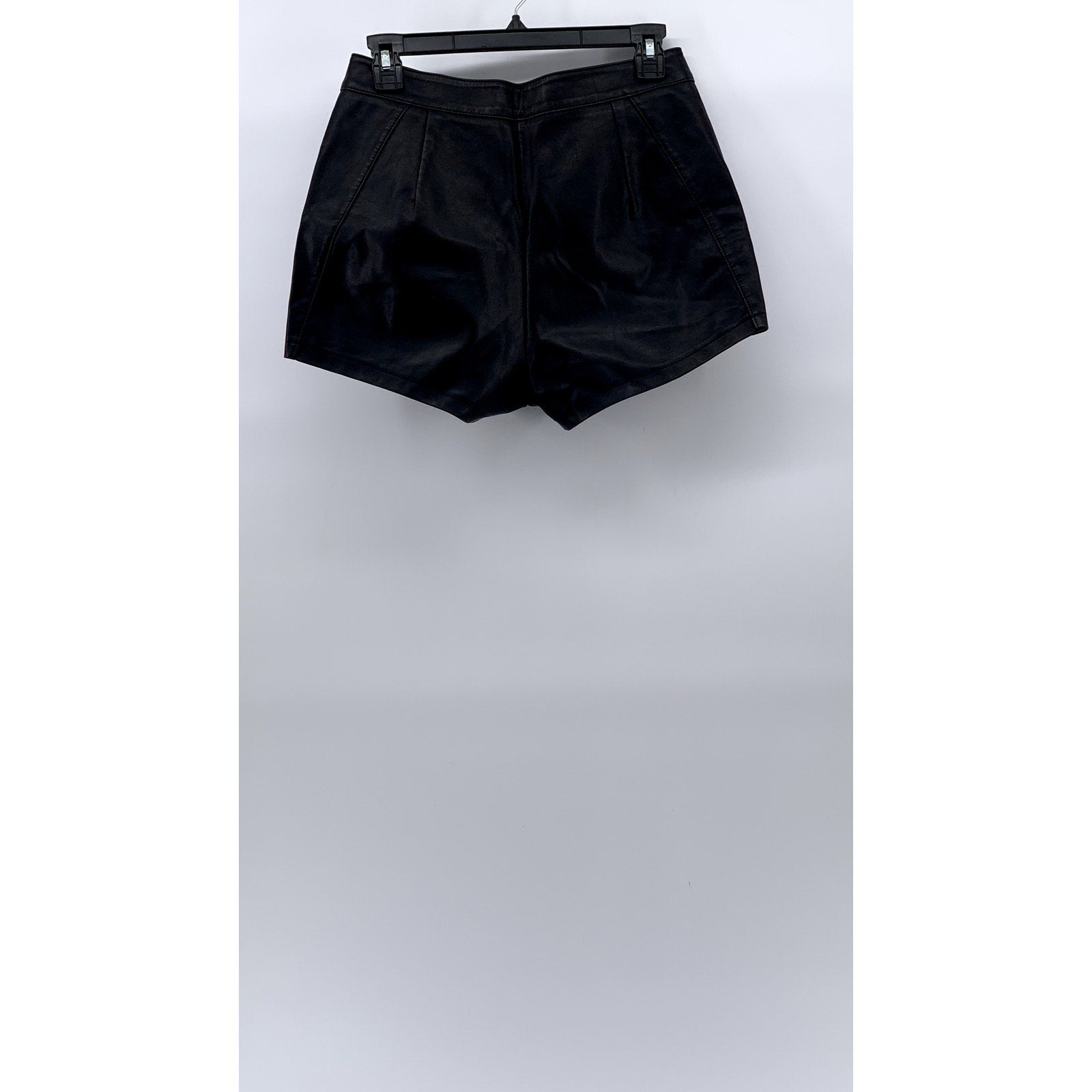 ON FLEEK Women's Black Faux Leather High-Rise Shorts SZ S