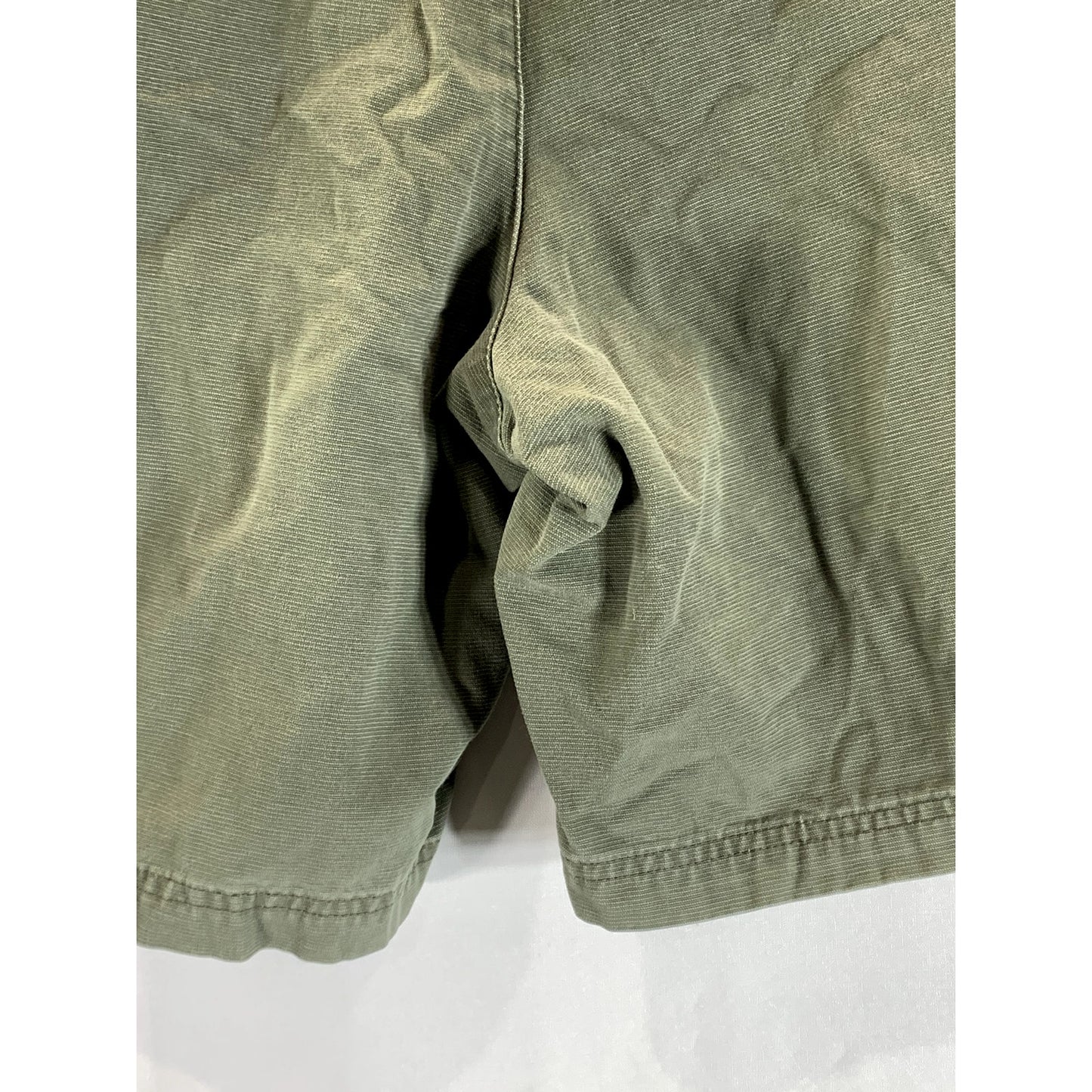 COLUMBIA Sportwear Company Men's Olive Green Regular-Fit Cargo Shorts SZ 40