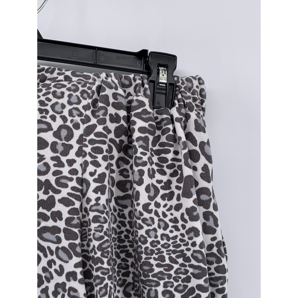 UNBRANDED Women's Gray-White Cheetah Print Pull-On Casual Shorts SZ S