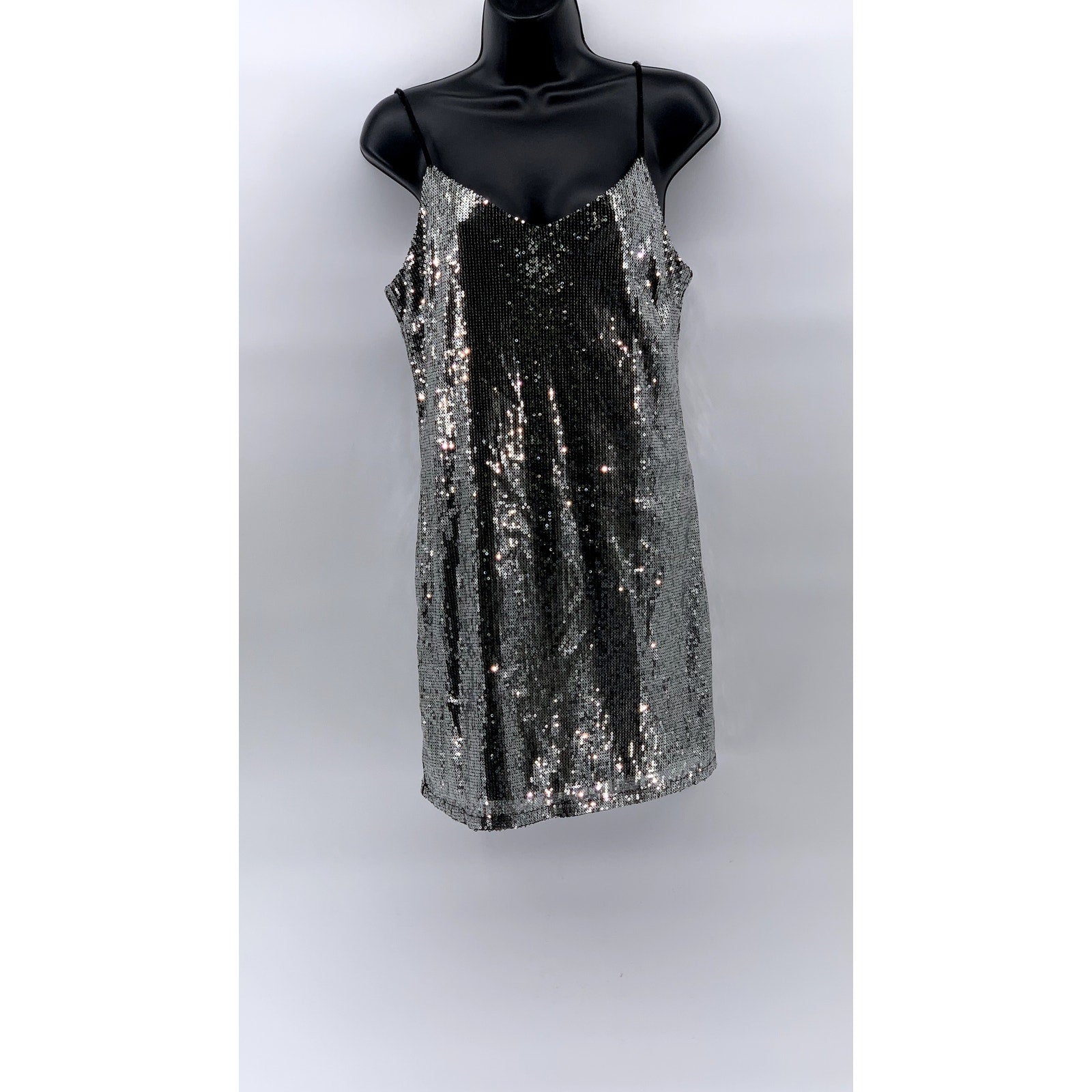 WILD FABLE Women’s Silver Sequin Embellished V-Neck Spaghetti Strap Dress SZ S