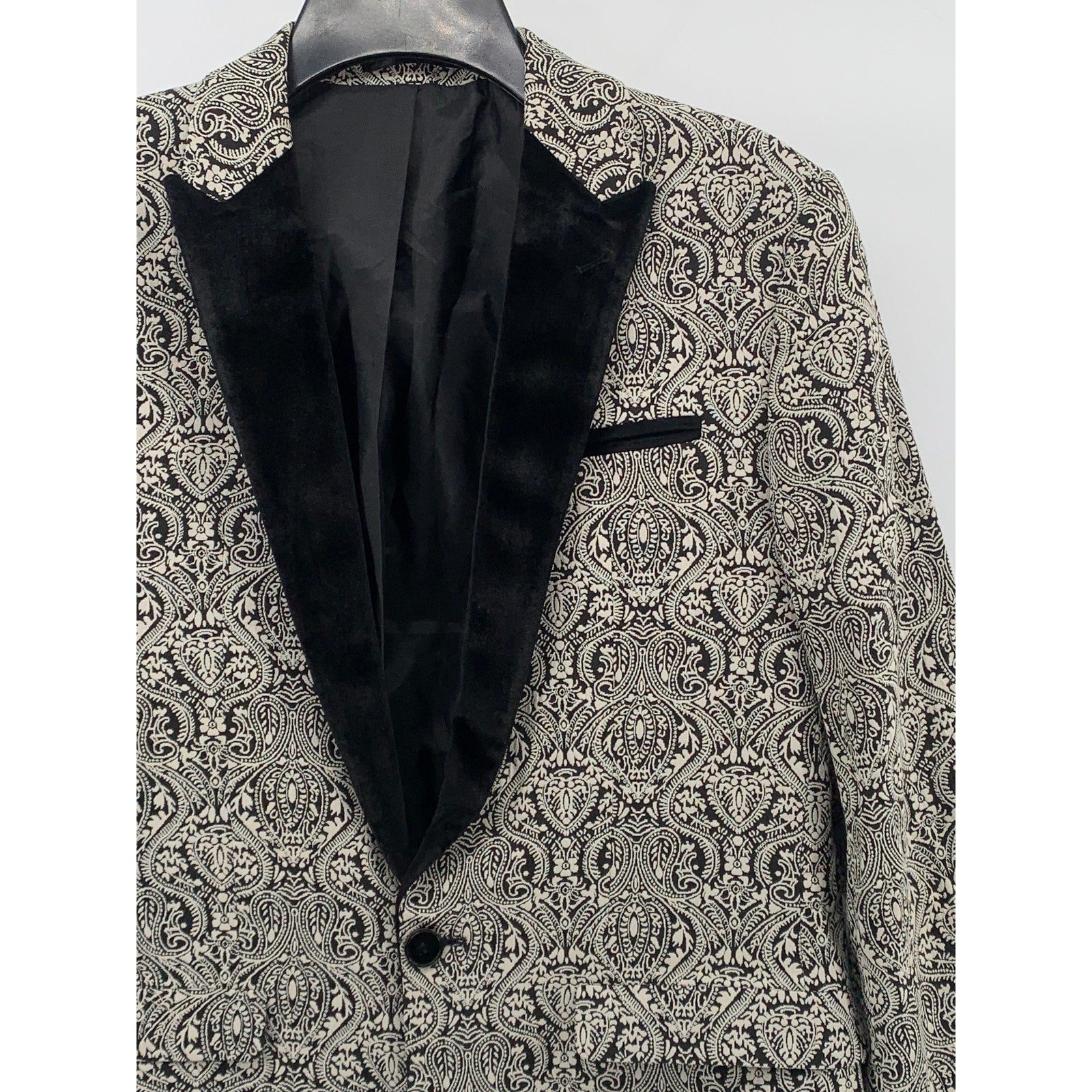UNBRANDED Men's Black-White Paisley Velour Peak-Collar One-Button Blazer SZ M